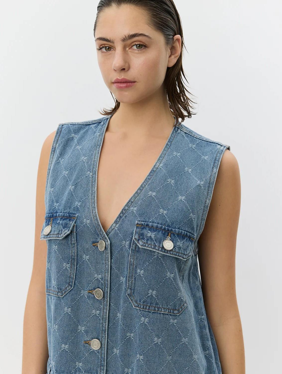 https://images.femalesconceptstore.becosoft.net/articles/ALBERTINESW_DENIM_MINI_KJOLE-Kjole-S261201-5036_Blue-3.jpg?height=150&width=150&scale=canvas&qs=4891