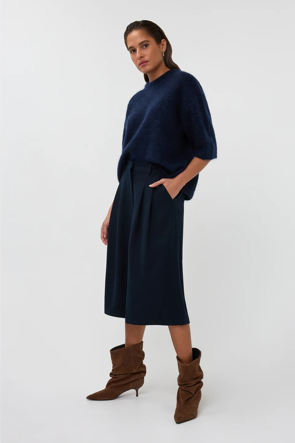 https://images.femalesconceptstore.becosoft.net/articles/AMAYA_blue1.webp?qs=6330