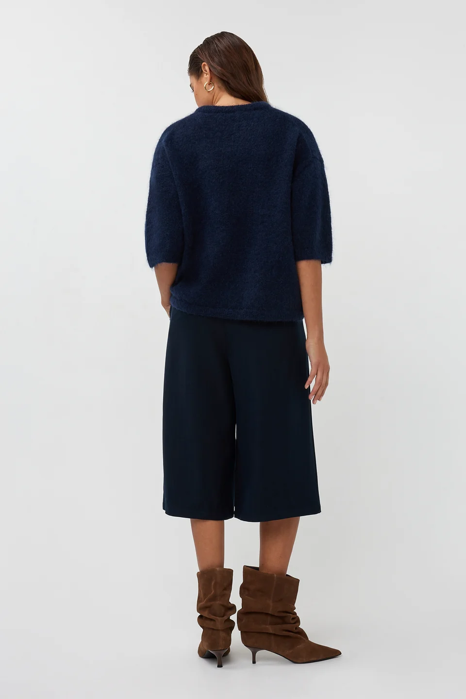 https://images.femalesconceptstore.becosoft.net/articles/AMAYA_blue2.webp?qs=6331