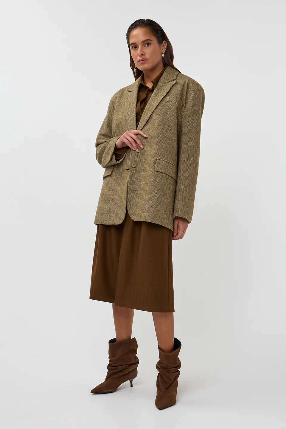 https://images.femalesconceptstore.becosoft.net/articles/AMAYA_ninagreen1.webp?qs=6328