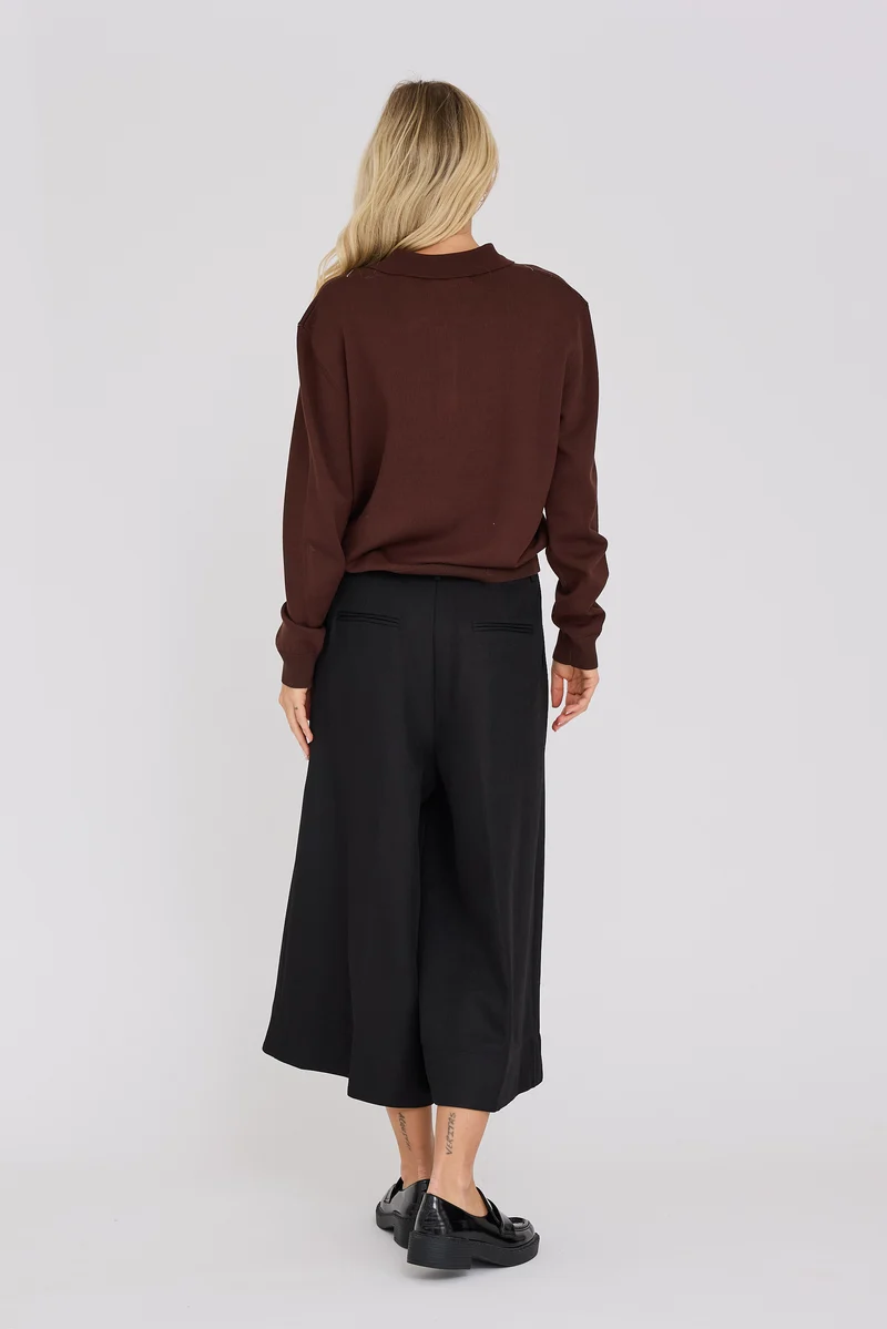 https://images.femalesconceptstore.becosoft.net/articles/AVIEW_Zaki_202511567_800x.webp?height=150&width=150&scale=canvas&qs=6022