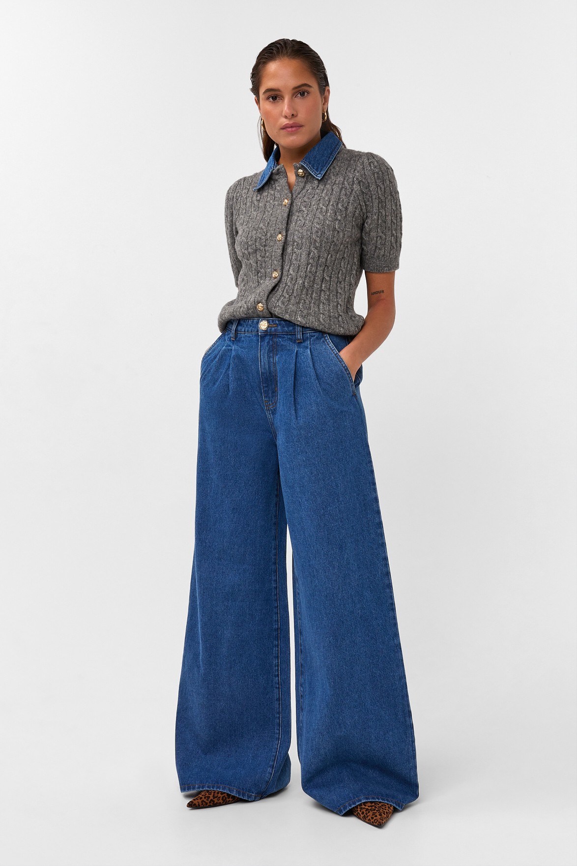 https://images.femalesconceptstore.becosoft.net/articles/Alou-grey263-5-11-28-4.jpg?qs=6274