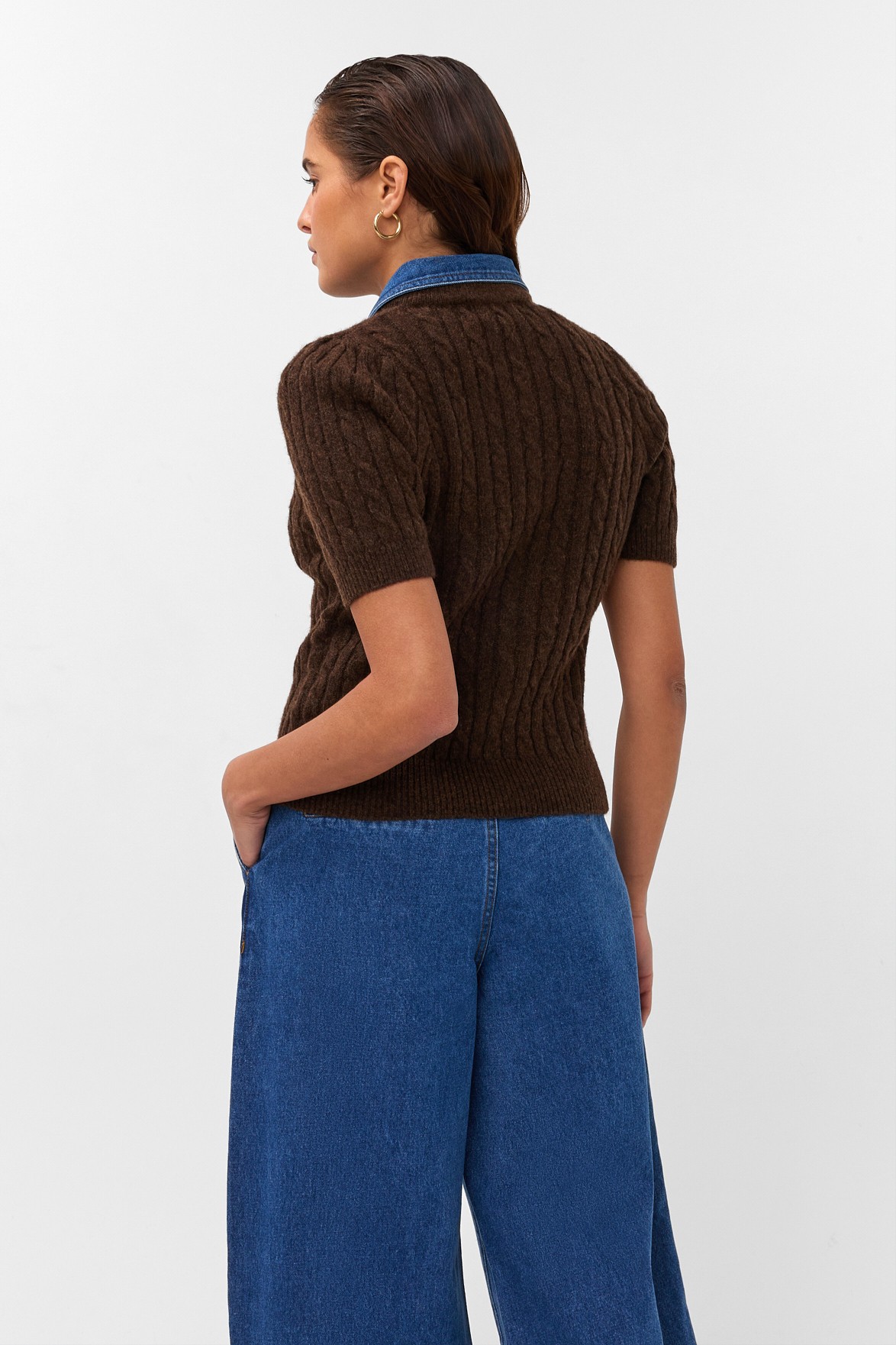 https://images.femalesconceptstore.becosoft.net/articles/Aloubrown263-5-200-12-35.jpg?qs=6272