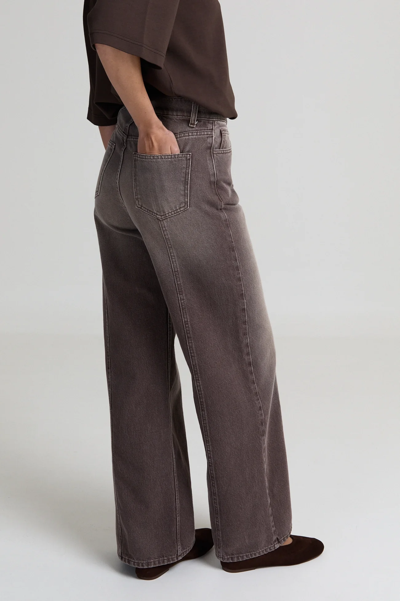 https://images.femalesconceptstore.becosoft.net/articles/Brownjoeyjeans1.webp?qs=6311