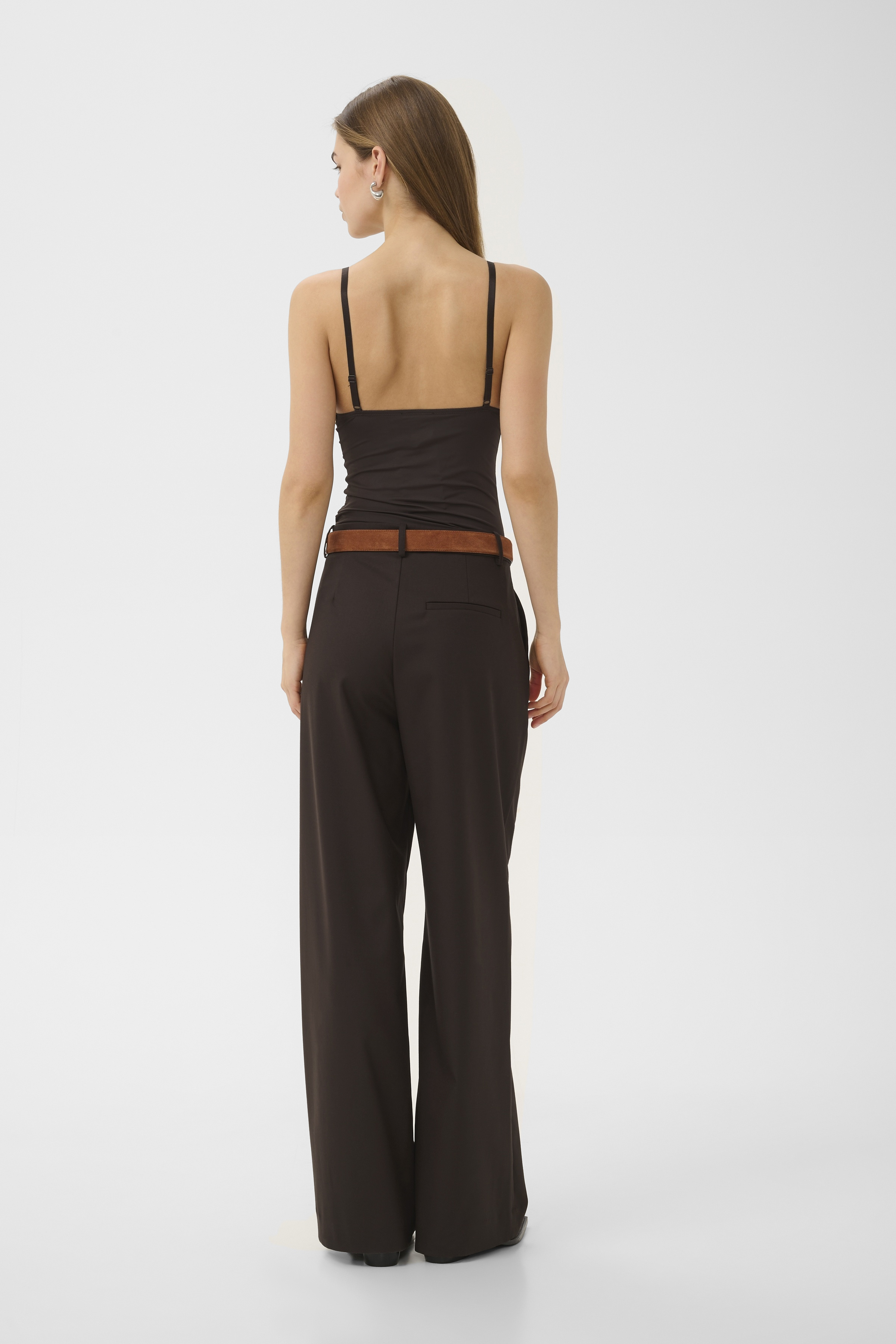 https://images.femalesconceptstore.becosoft.net/articles/CamiGZ10902514_191106_450.jpeg?qs=6249