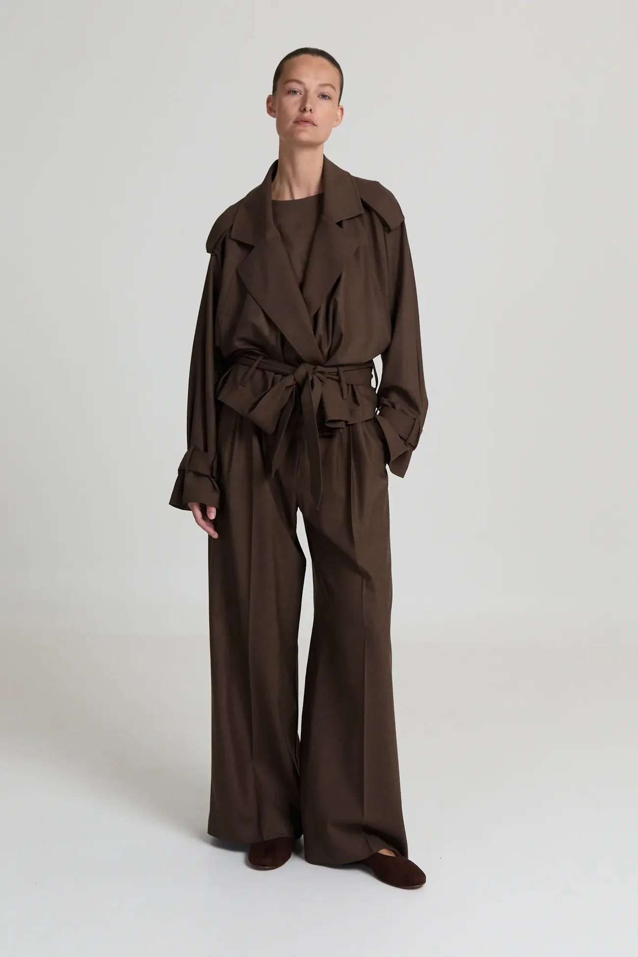 https://images.femalesconceptstore.becosoft.net/articles/CamilleBrownmelangepants4.webp?qs=6307