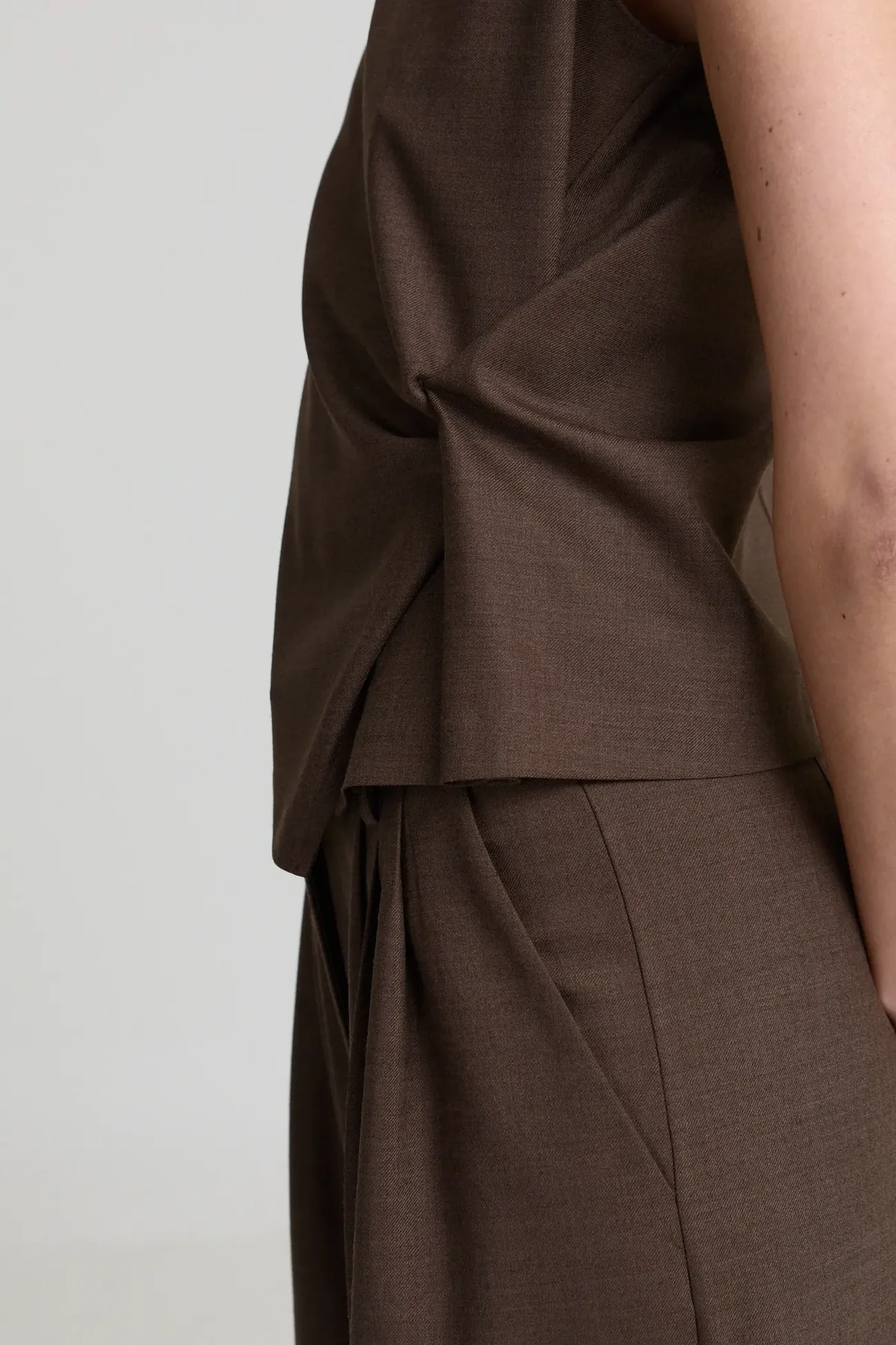https://images.femalesconceptstore.becosoft.net/articles/CamilleBrownpants2.webp?height=150&width=150&scale=canvas&qs=6309