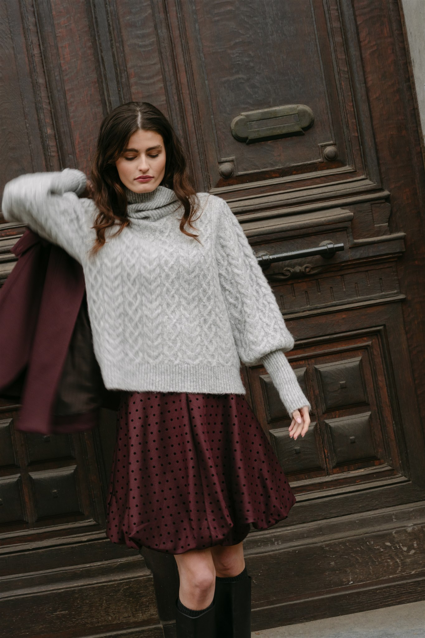 https://images.femalesconceptstore.becosoft.net/articles/CzechW6Cableknits-LightGreyMelange-204-28.jpg?qs=6410