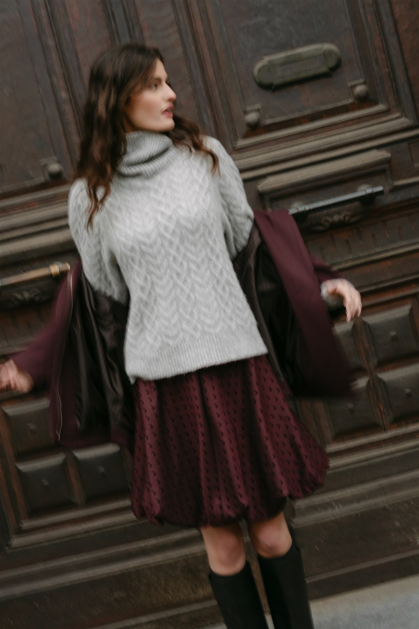 https://images.femalesconceptstore.becosoft.net/articles/CzechW6Cableknits-LightGreyMelange-204-29.jpg?qs=6411