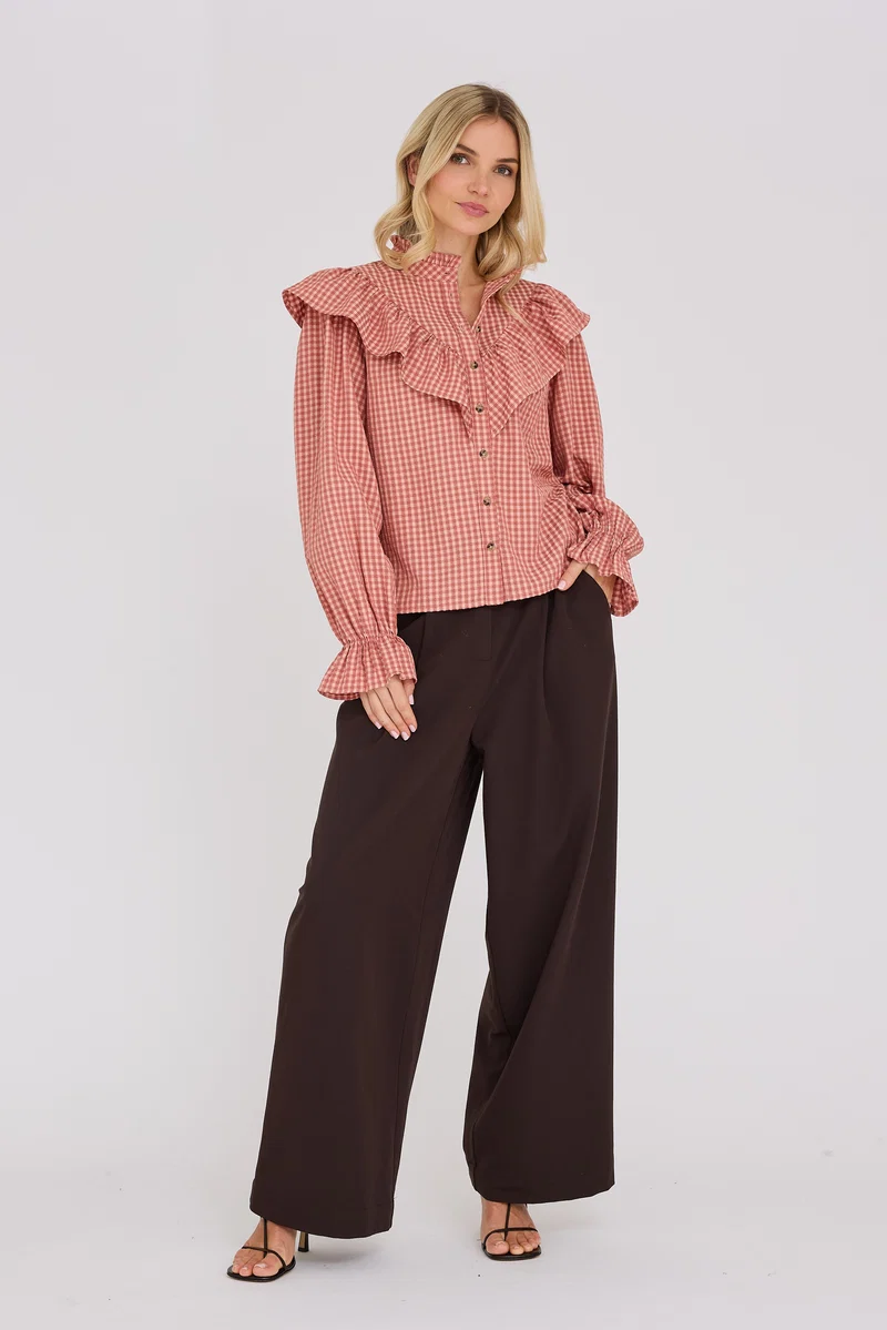 https://images.femalesconceptstore.becosoft.net/articles/Darcy_shirt_AV8286-Shirts-AV8286-250_Orange_800x.webp?qs=6029