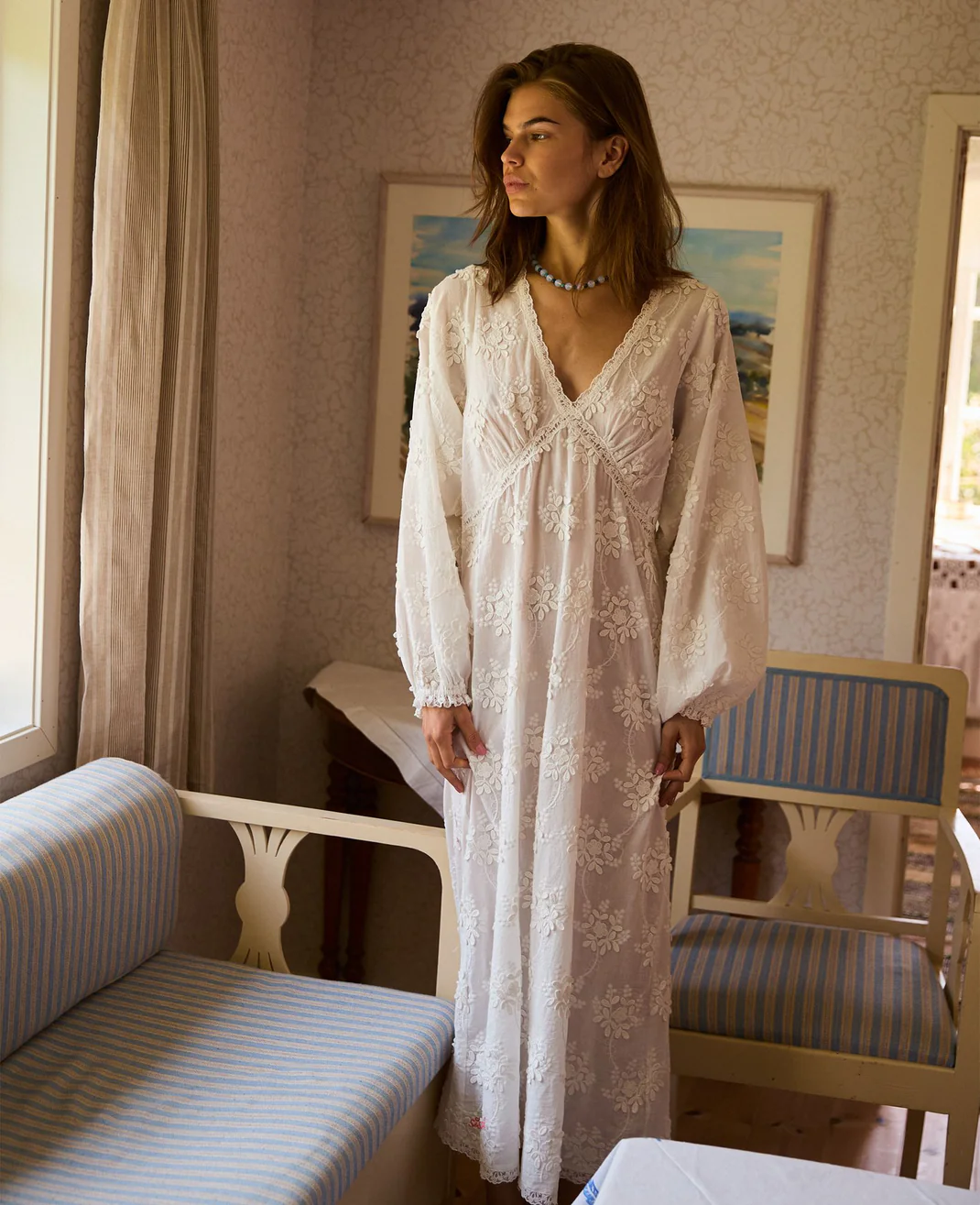 https://images.femalesconceptstore.becosoft.net/articles/Delphine_Dress_1_a46a319c-1b95-4994-ab43-7935e8dc1820.webp?qs=5571