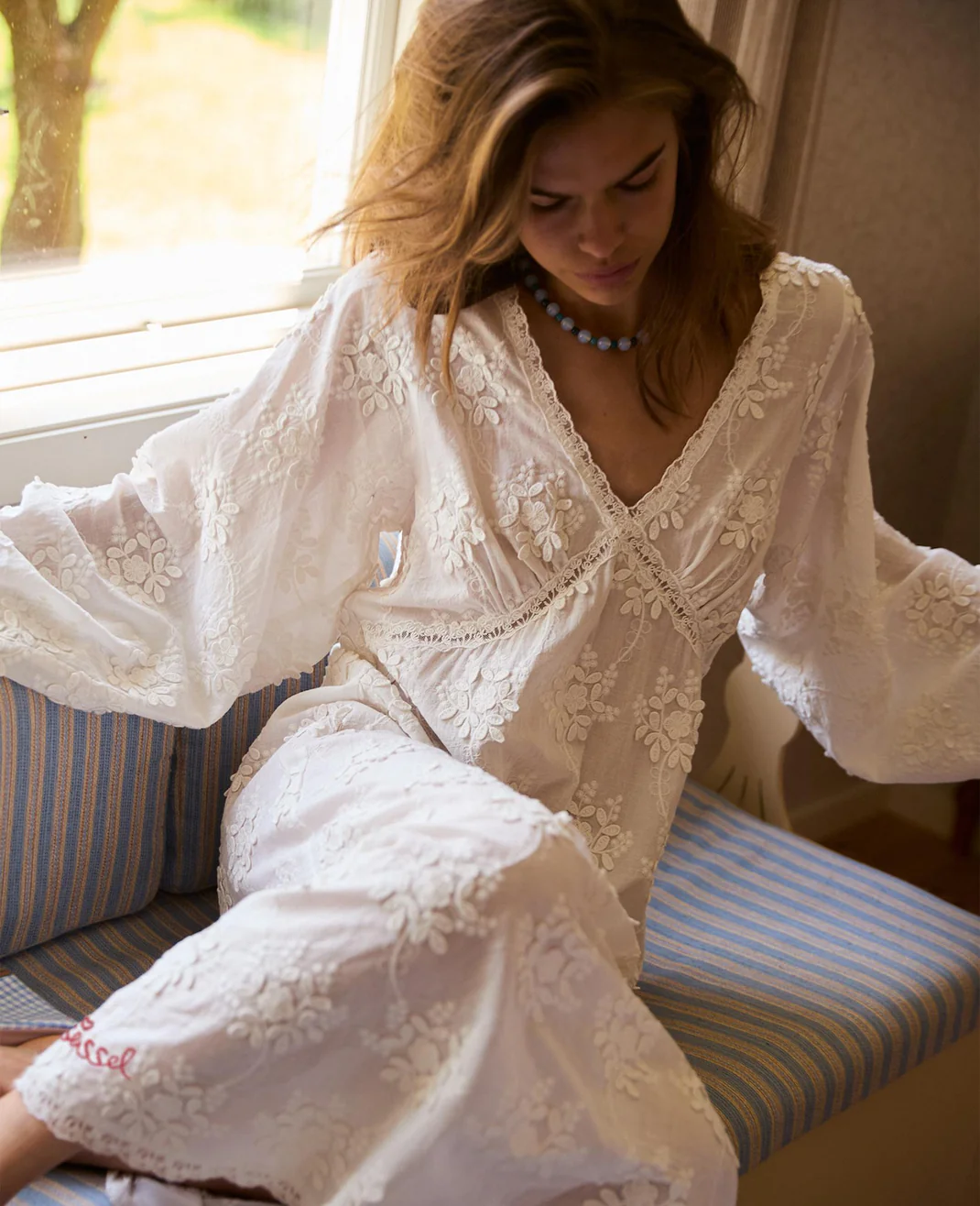 https://images.femalesconceptstore.becosoft.net/articles/Delphine_Dress_2_363b1708-78be-4a1d-85f9-e28846006046.webp?qs=5572