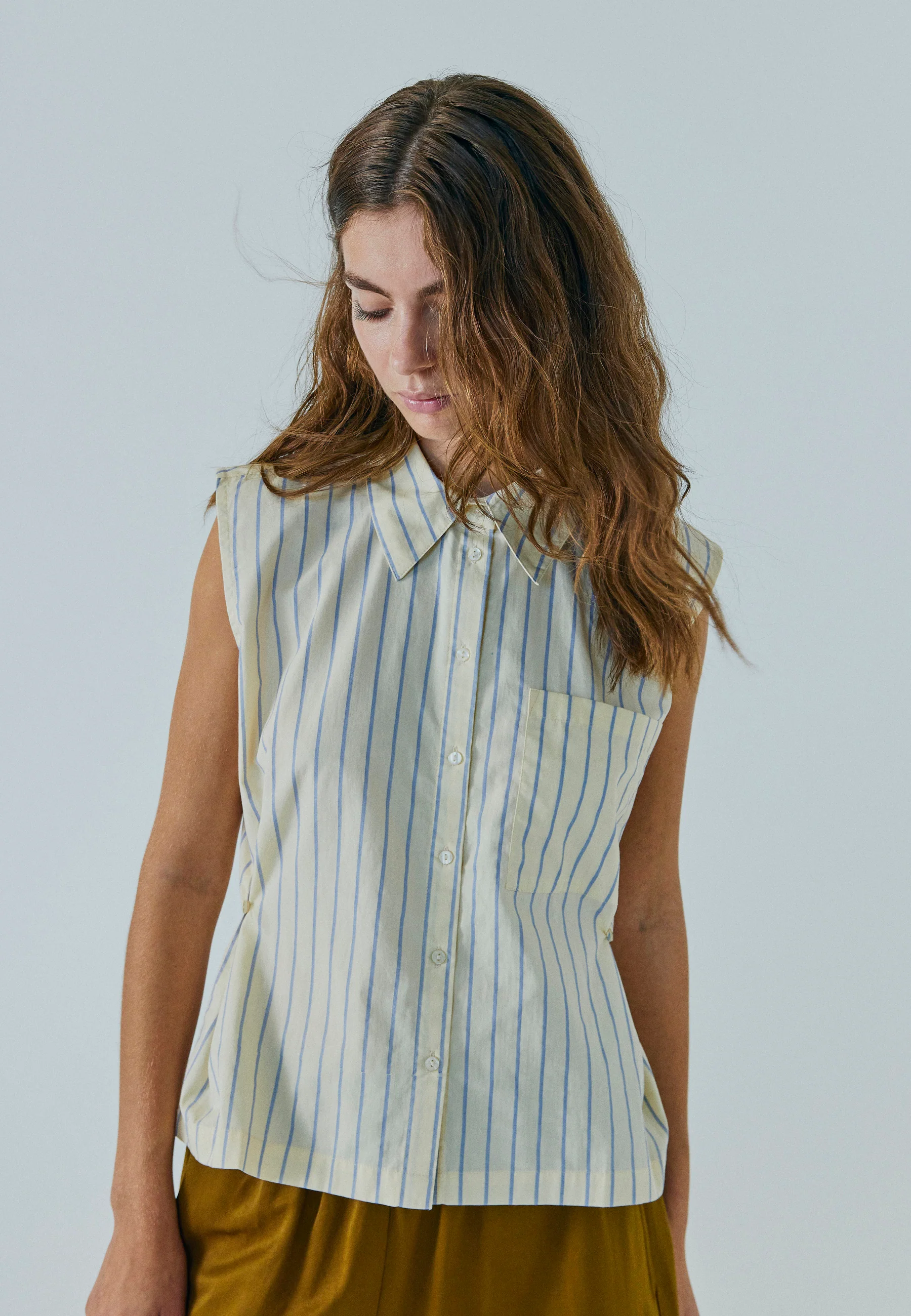 https://images.femalesconceptstore.becosoft.net/articles/Frikka_SL_shirt-Shirts-11863341-Light_yellow_stripe.webp?qs=5656