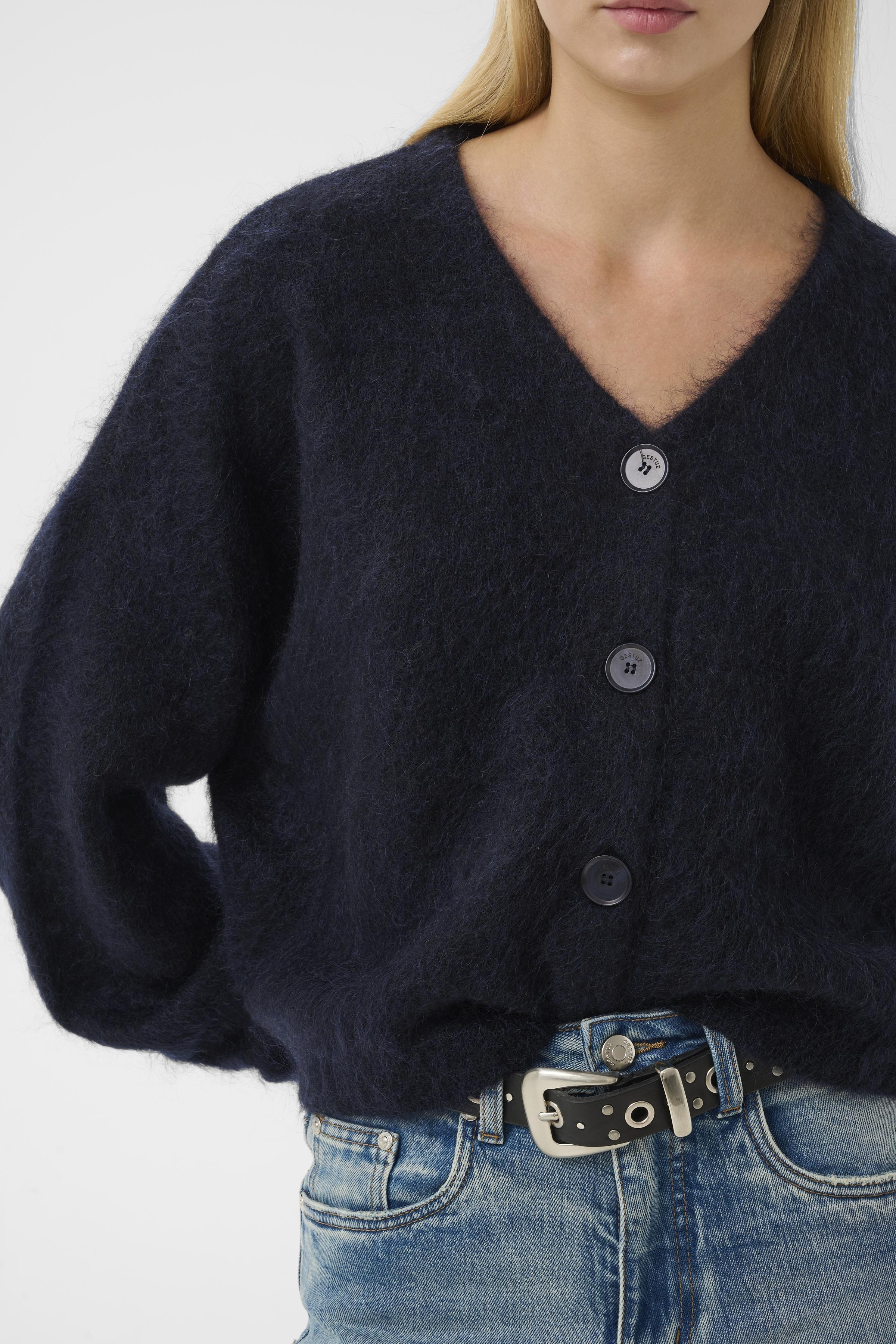 https://images.femalesconceptstore.becosoft.net/articles/GZDebbie10911667_101095_350.jpeg?qs=6250