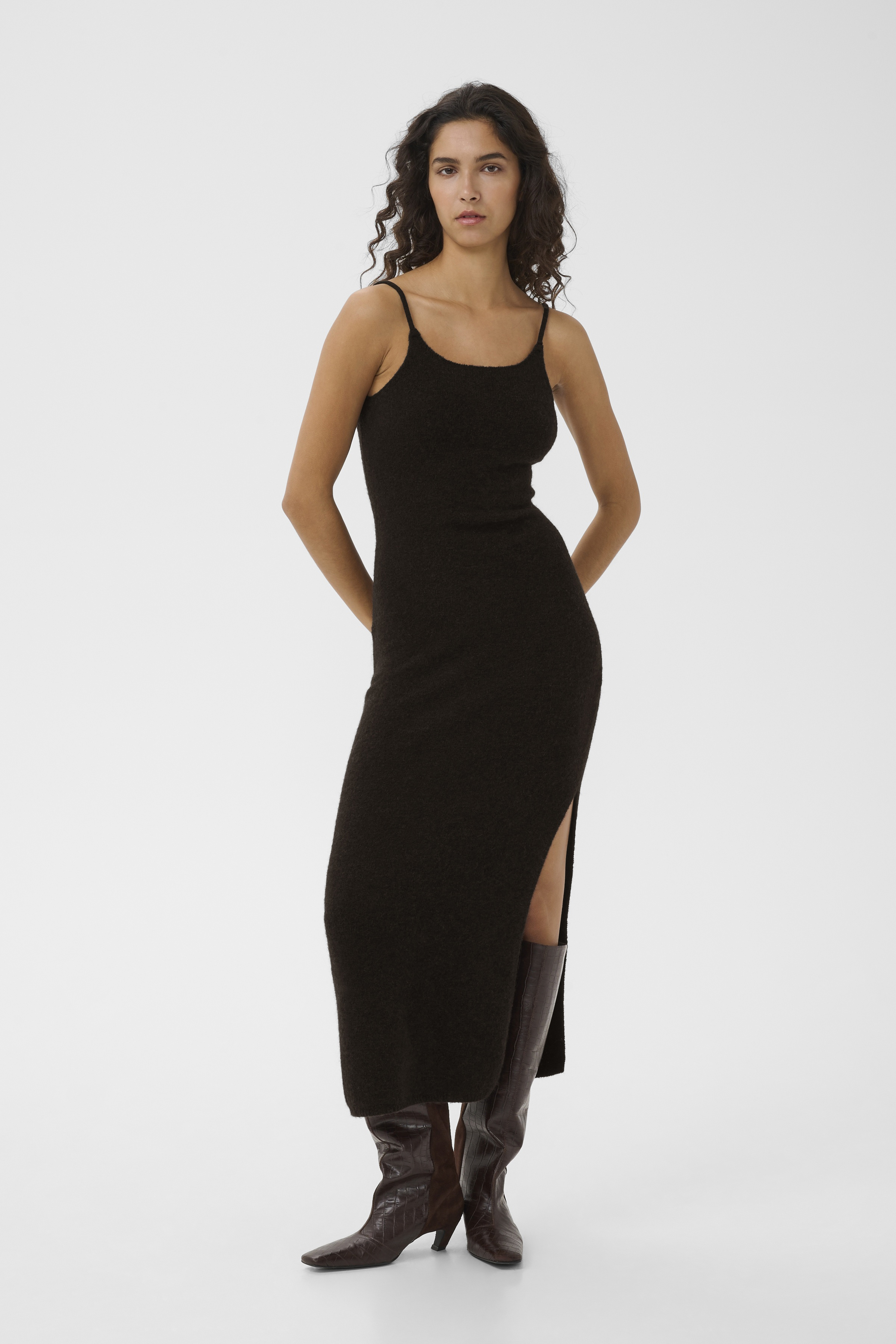 https://images.femalesconceptstore.becosoft.net/articles/GZalpha10911551_191018_360.jpeg?qs=6241