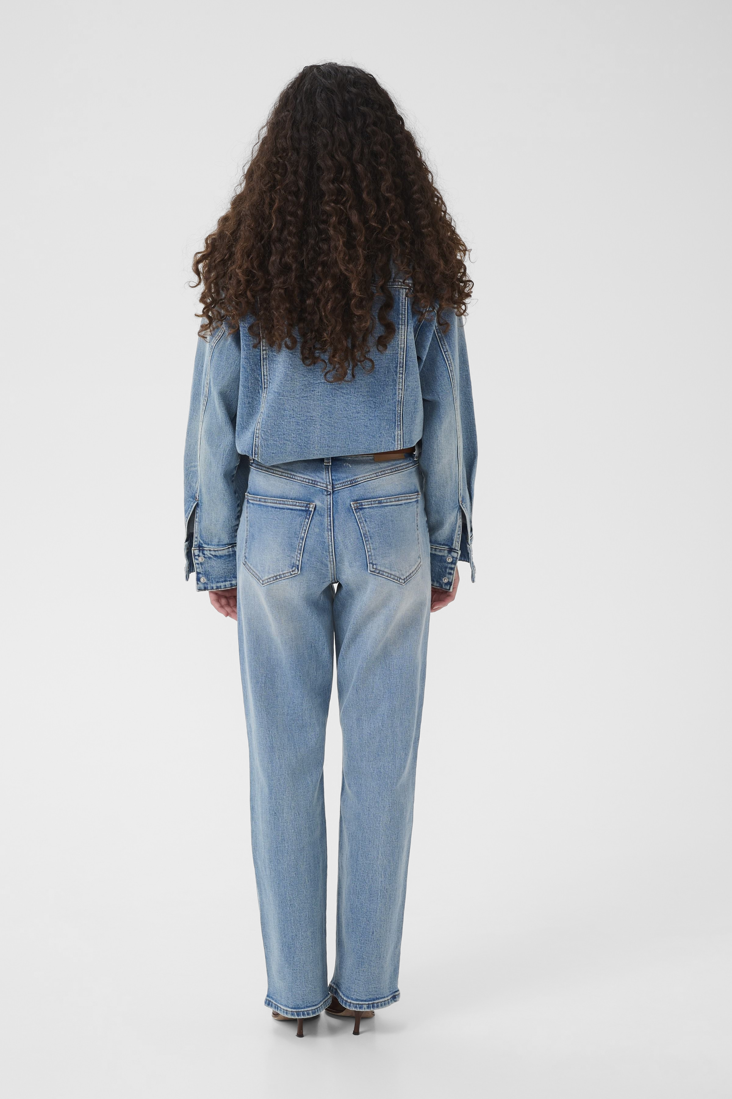 https://images.femalesconceptstore.becosoft.net/articles/GZjardine10911007_104590_450.jpeg?qs=6247