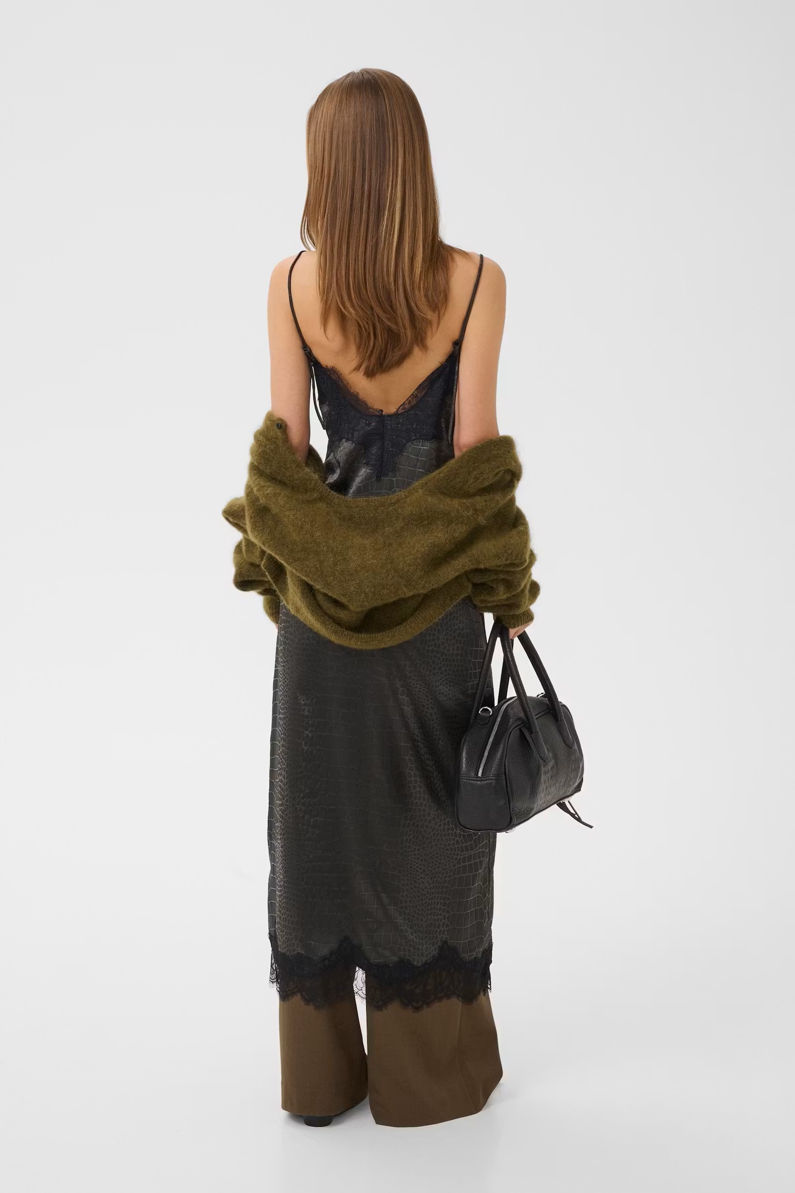 https://images.femalesconceptstore.becosoft.net/articles/GZleata2.jpg?qs=5960