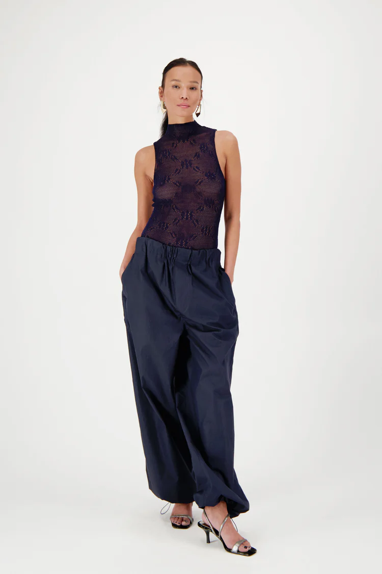 https://images.femalesconceptstore.becosoft.net/articles/Harperpantnavy1.webp?qs=5820