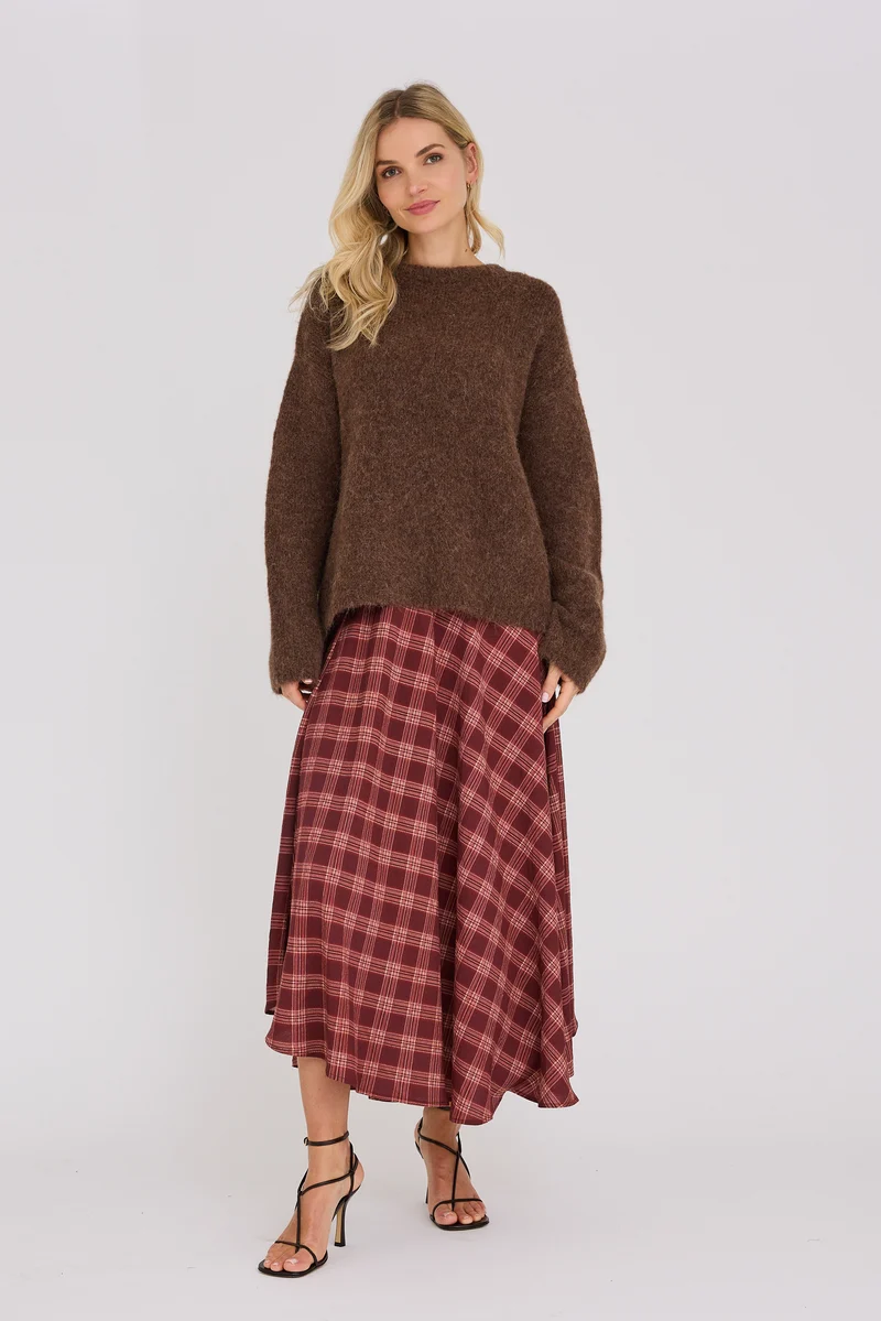 https://images.femalesconceptstore.becosoft.net/articles/Kanta_skirt_AV8277-Skirt-AV8277-267_Deep_Burgundy_800x.webp?qs=6032