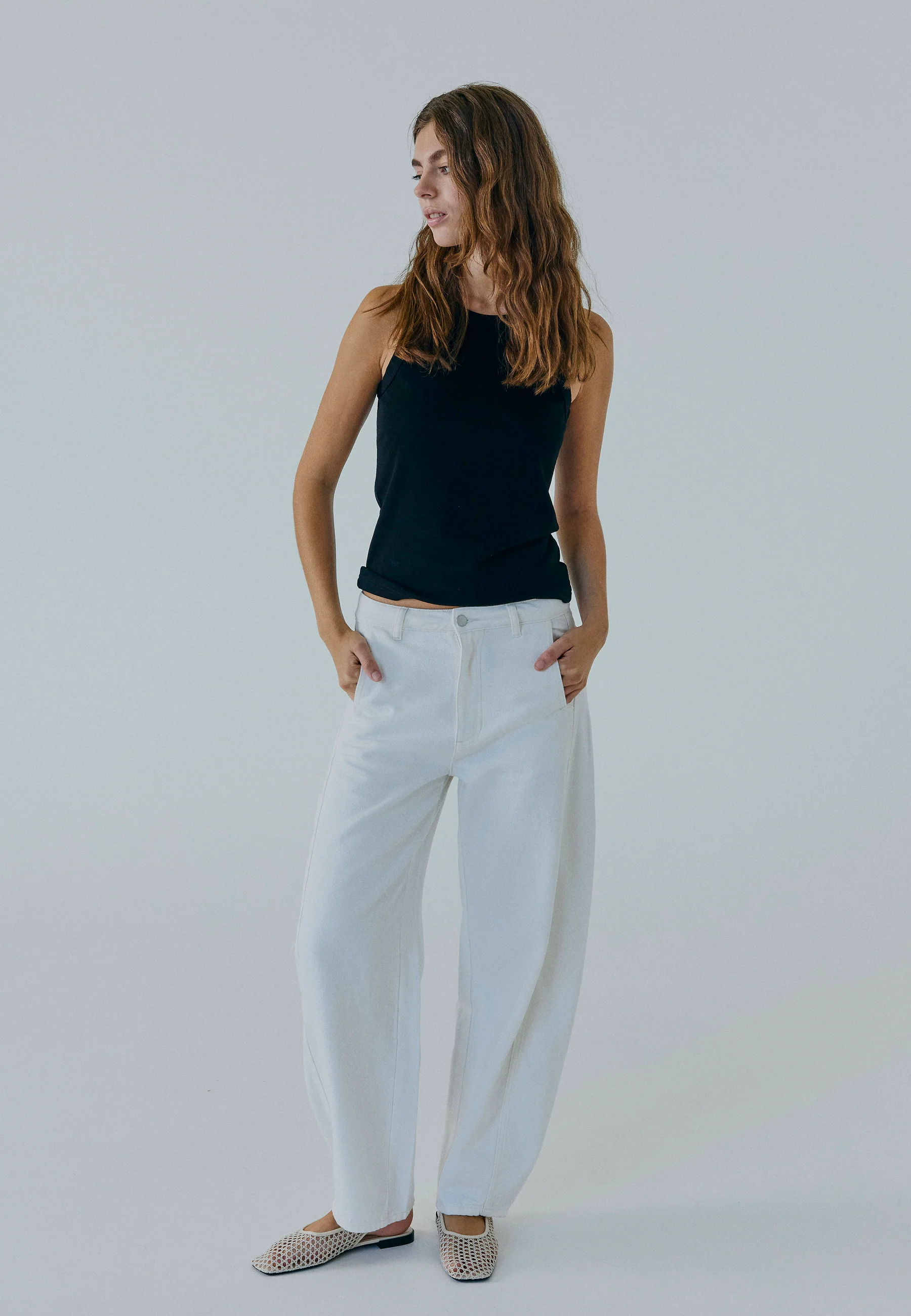 https://images.femalesconceptstore.becosoft.net/articles/Kenzina_jeans-Pants-11863294-White_wash.webp?qs=5292