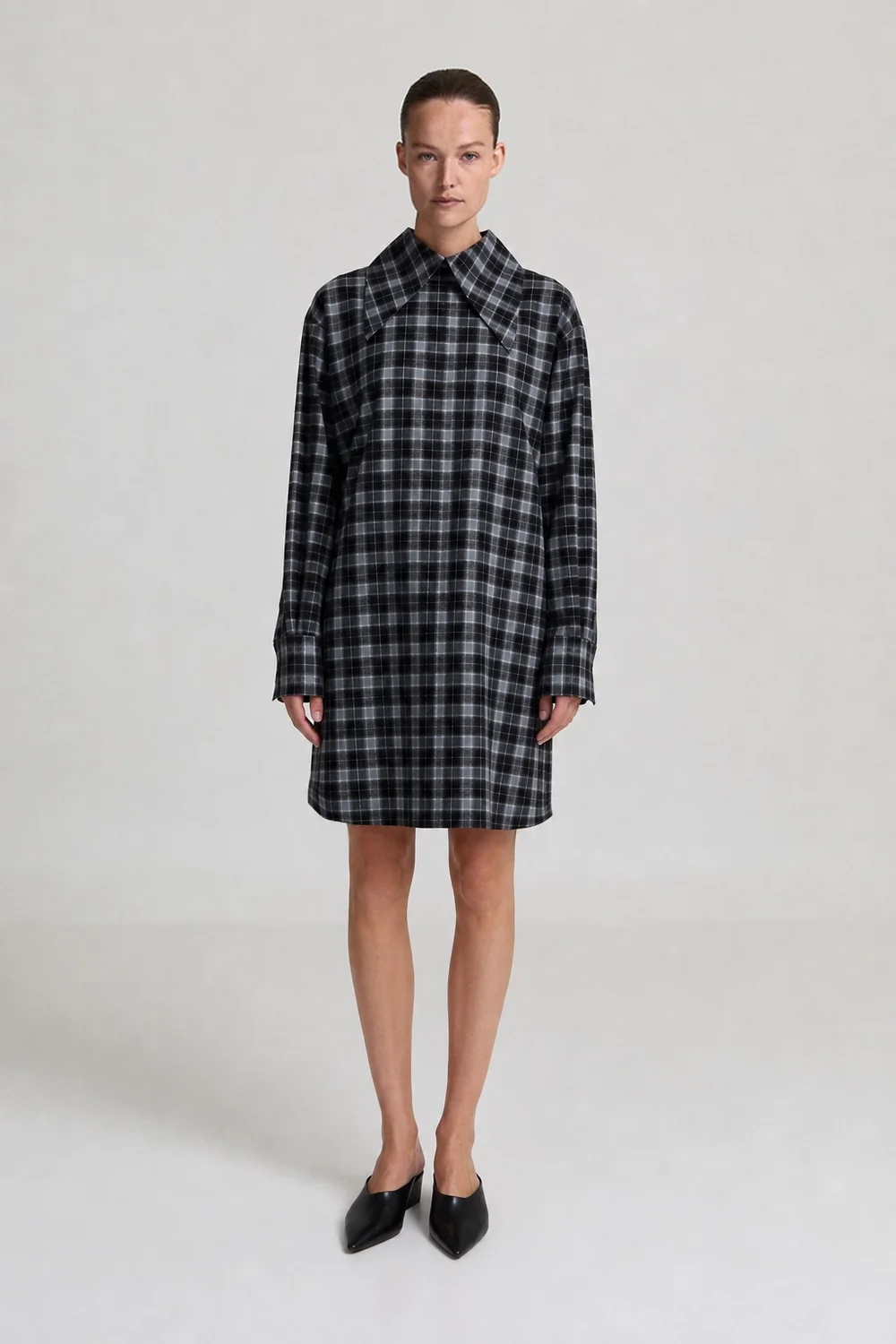 https://images.femalesconceptstore.becosoft.net/articles/LennonBabettegreycheckeddress.webp?qs=5879