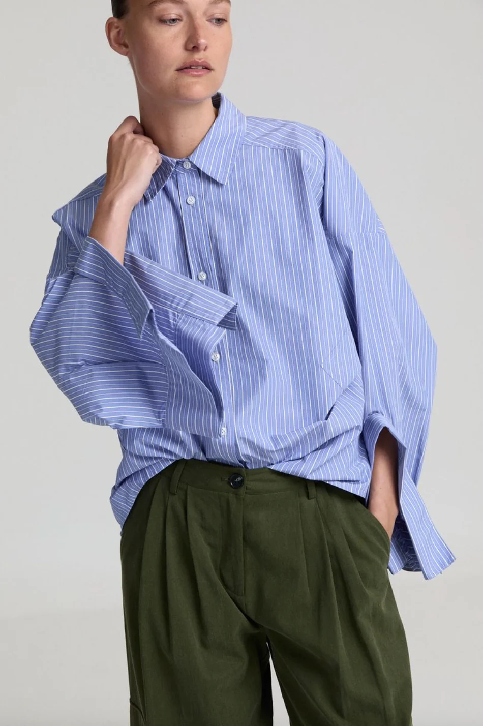 https://images.femalesconceptstore.becosoft.net/articles/Ligth_Blue_Shirt_Odelia_2kopie.webp?qs=5778