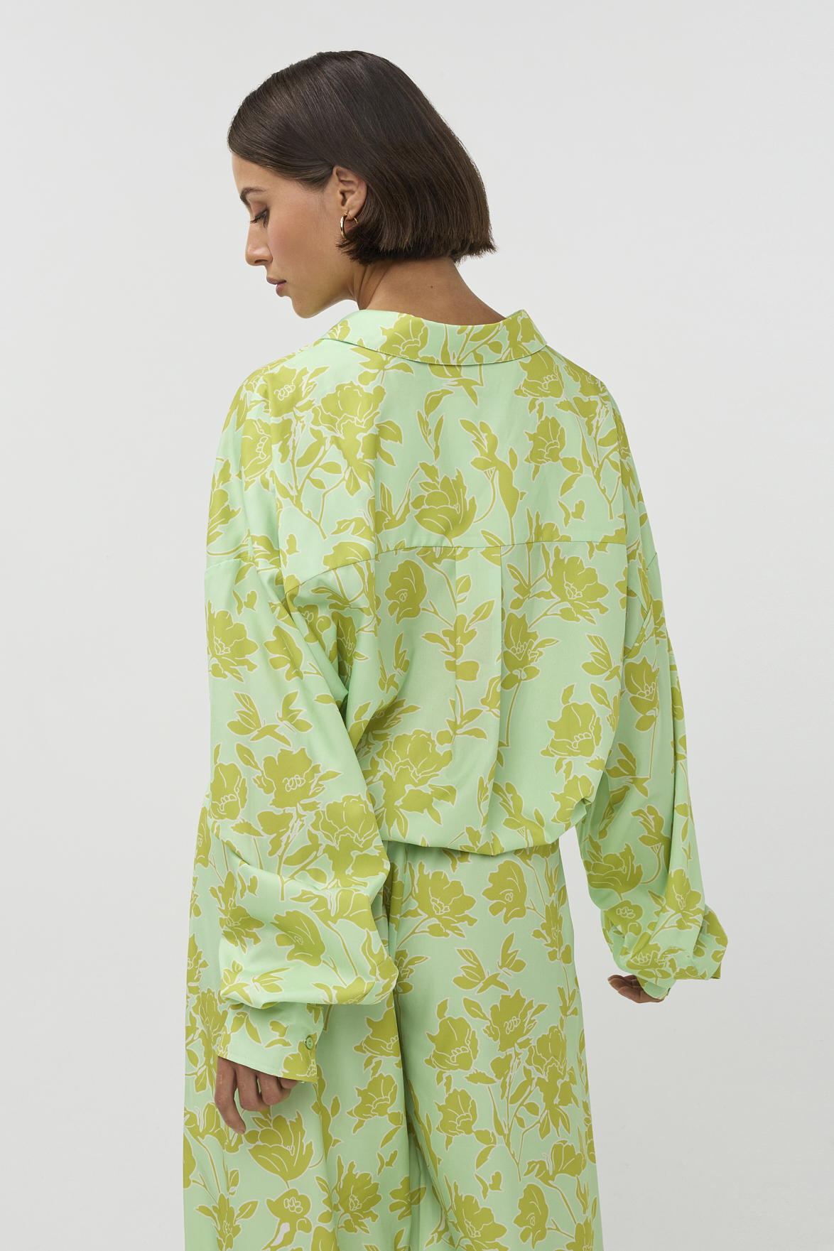 https://images.femalesconceptstore.becosoft.net/articles/Liloublouse2524-10-2998.jpg?qs=5515