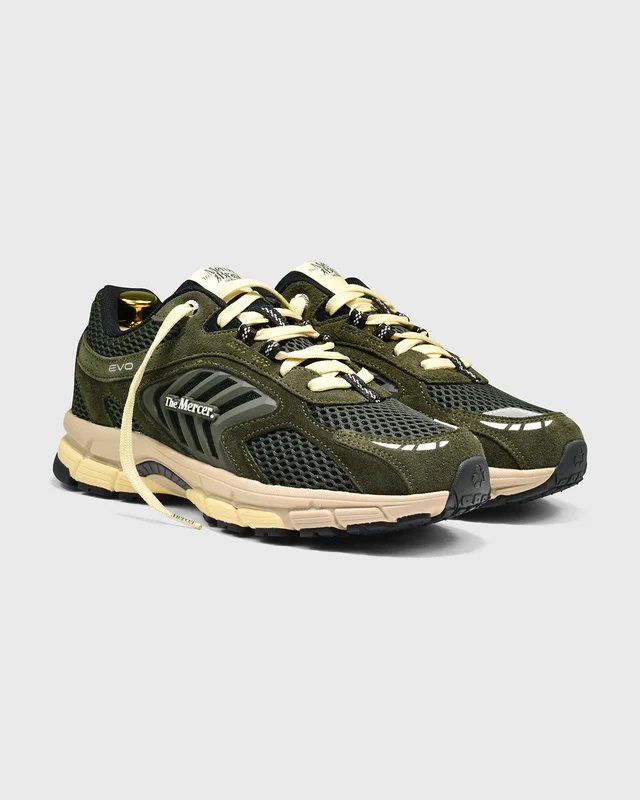 https://images.femalesconceptstore.becosoft.net/articles/ME263011_502_2_Evo_Army_Green.webp?qs=5992