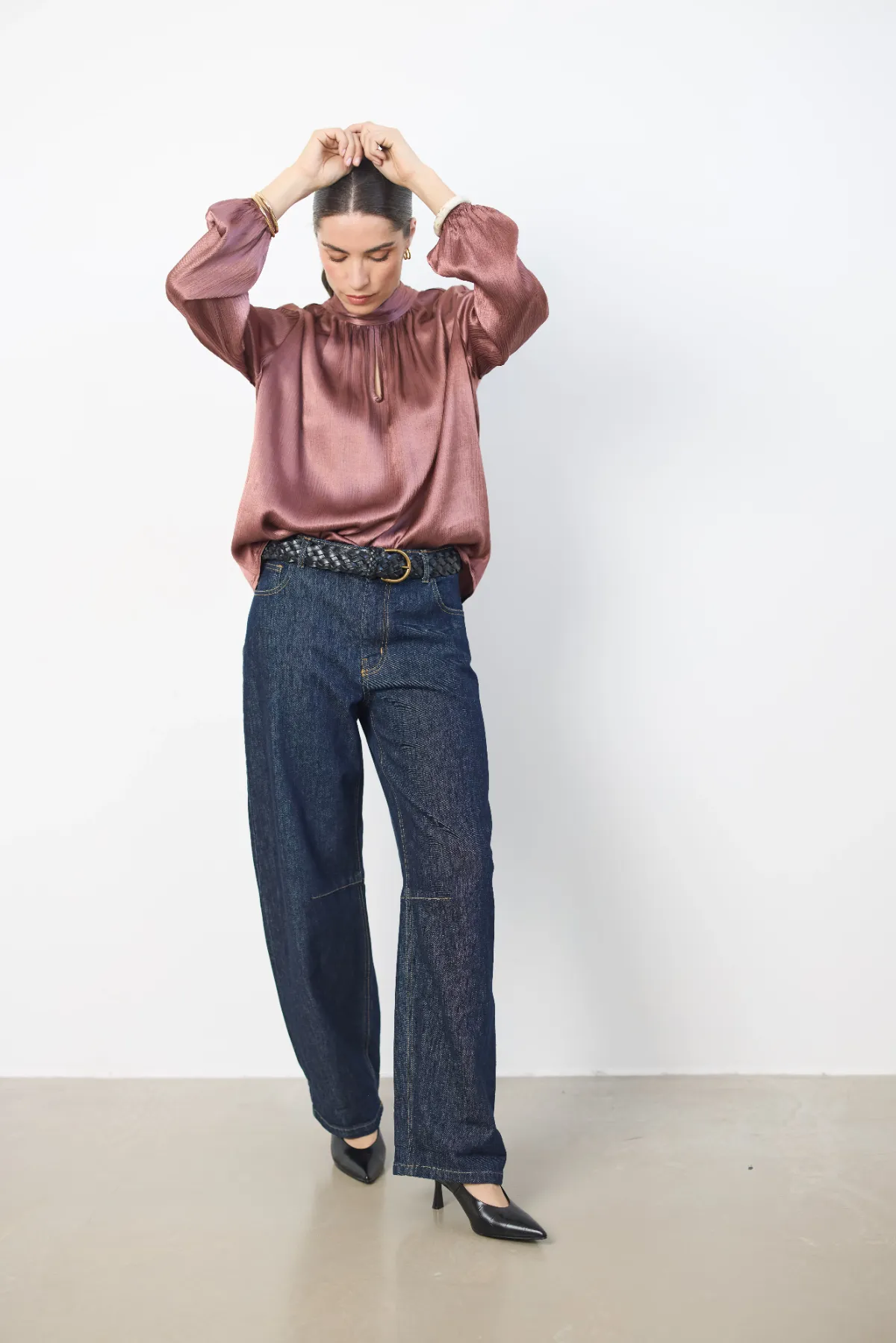 https://images.femalesconceptstore.becosoft.net/articles/MELANIECOPPER-WALDORFDENIMDARKBLUESessionSansTitre7538_resultat.webp?qs=6588