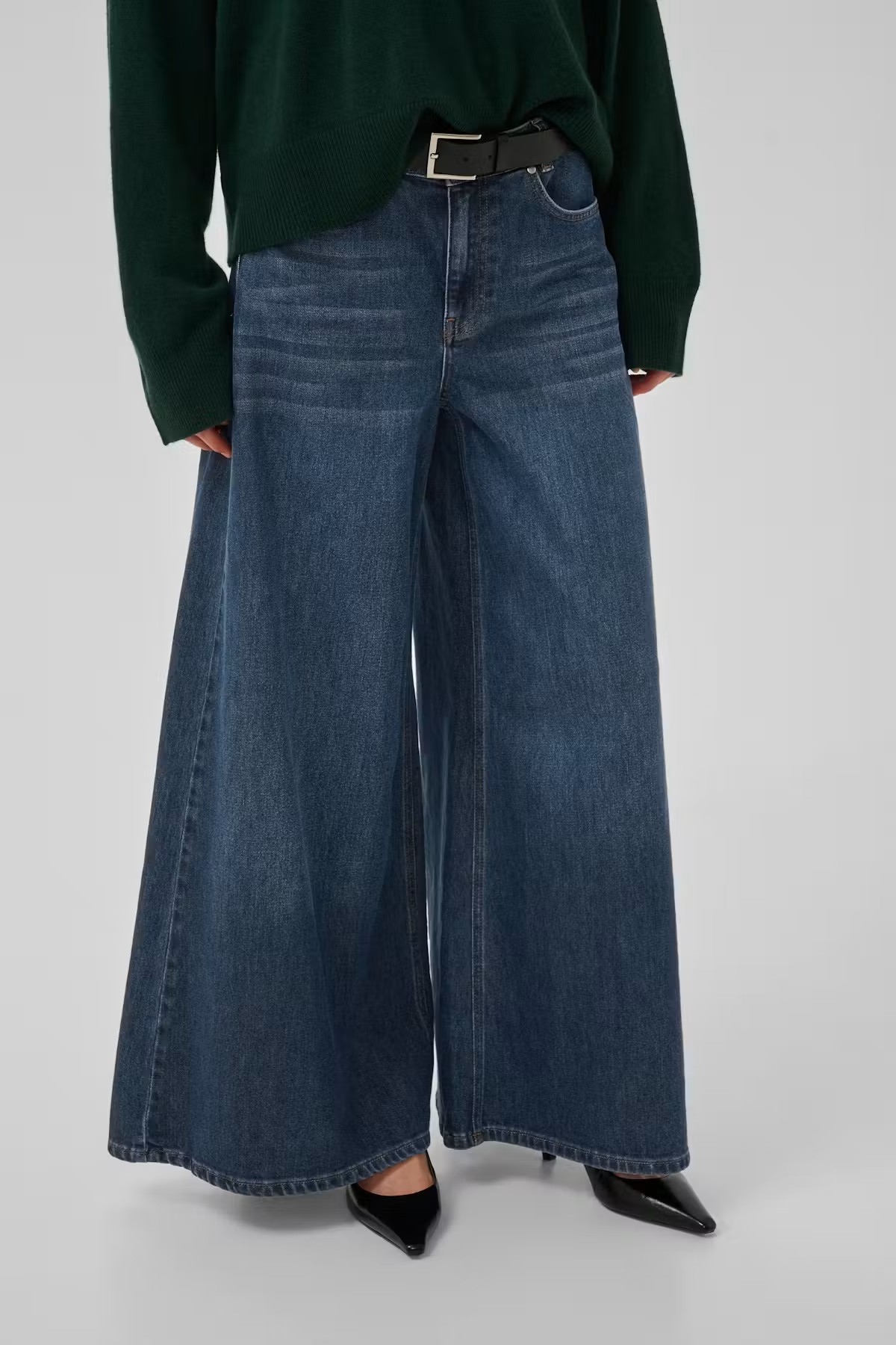 https://images.femalesconceptstore.becosoft.net/articles/MWDicte3.jpg?qs=6647