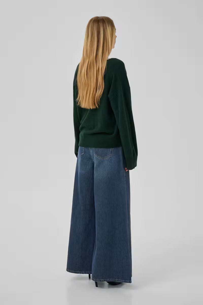 https://images.femalesconceptstore.becosoft.net/articles/MWDicte4.jpg?qs=6648