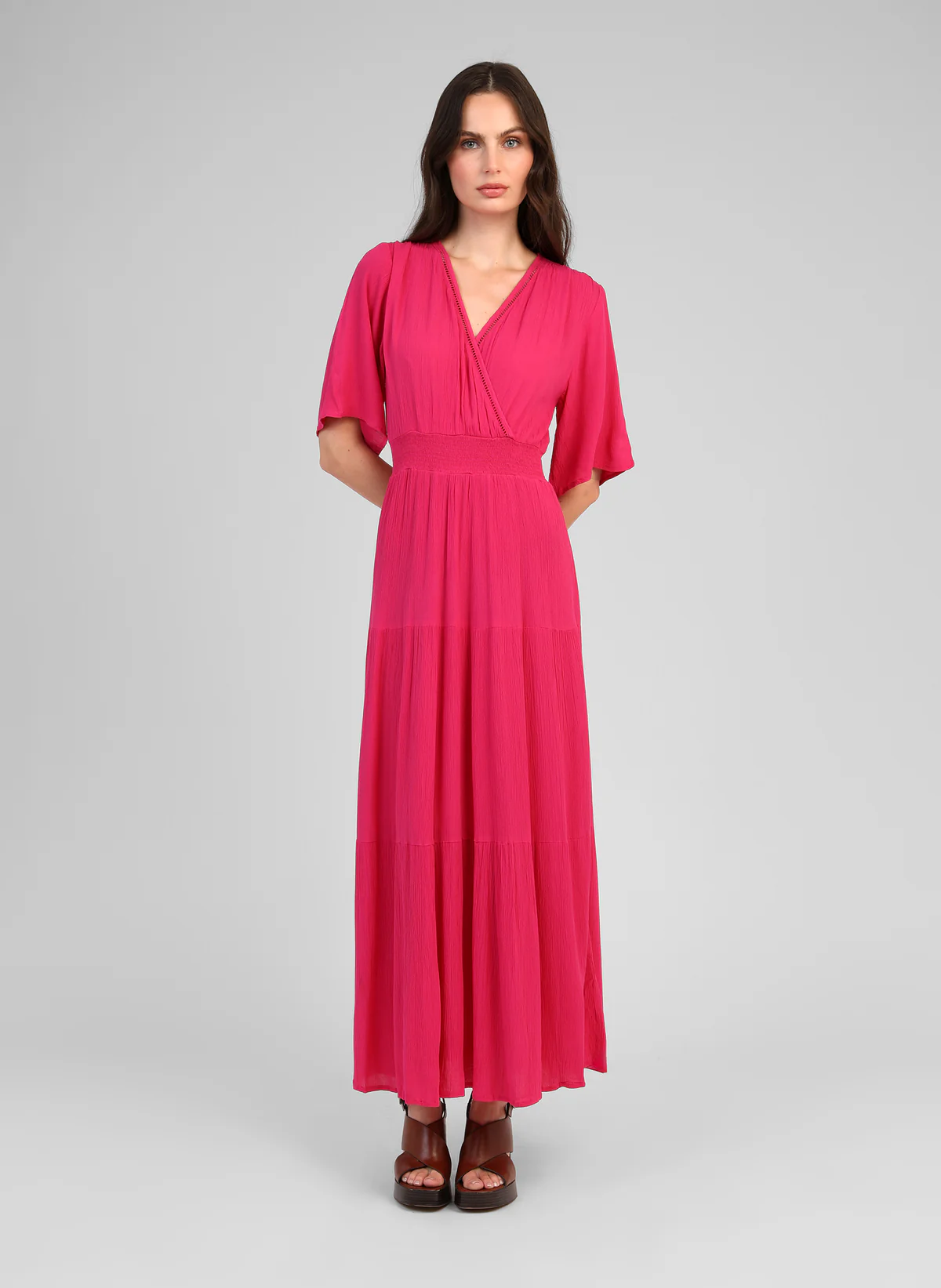 https://images.femalesconceptstore.becosoft.net/articles/OSUNCHALA_FUCSHIA1.webp?qs=5630