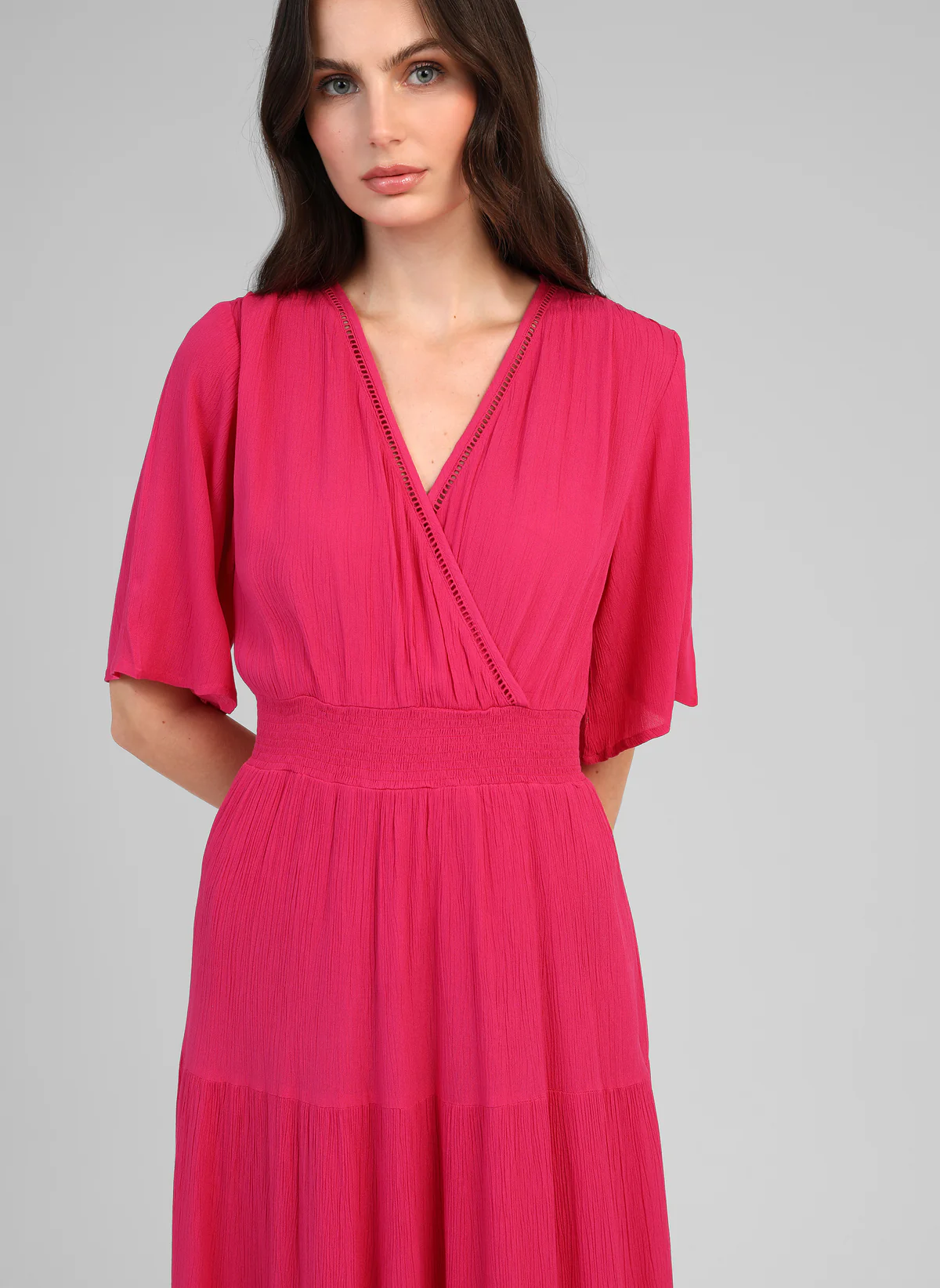 https://images.femalesconceptstore.becosoft.net/articles/OSUNCHALA_FUCSHIA2.webp?qs=5631