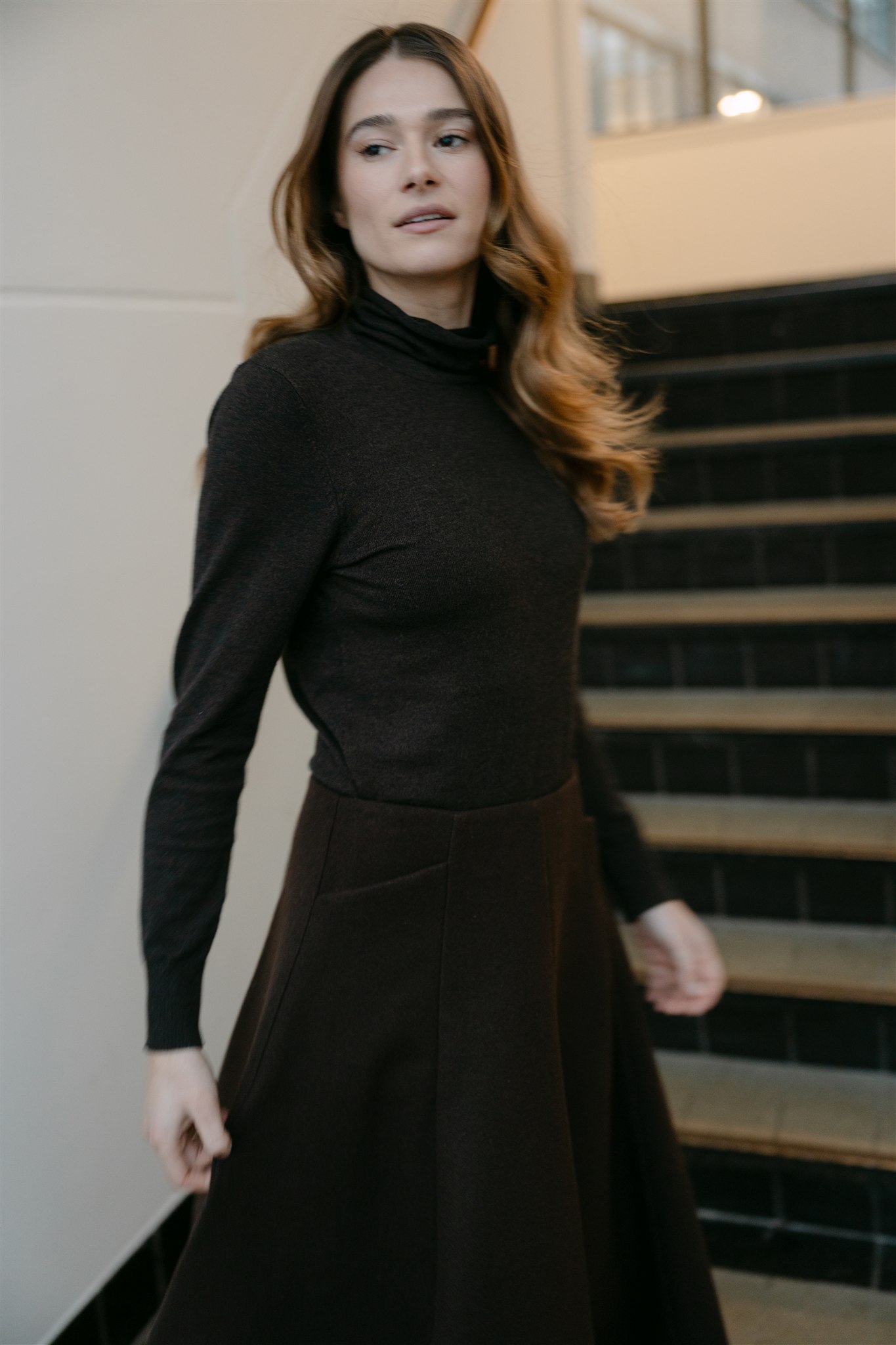 https://images.femalesconceptstore.becosoft.net/articles/OmanW6Turtleneck-Brown-41-6.jpg?qs=6433
