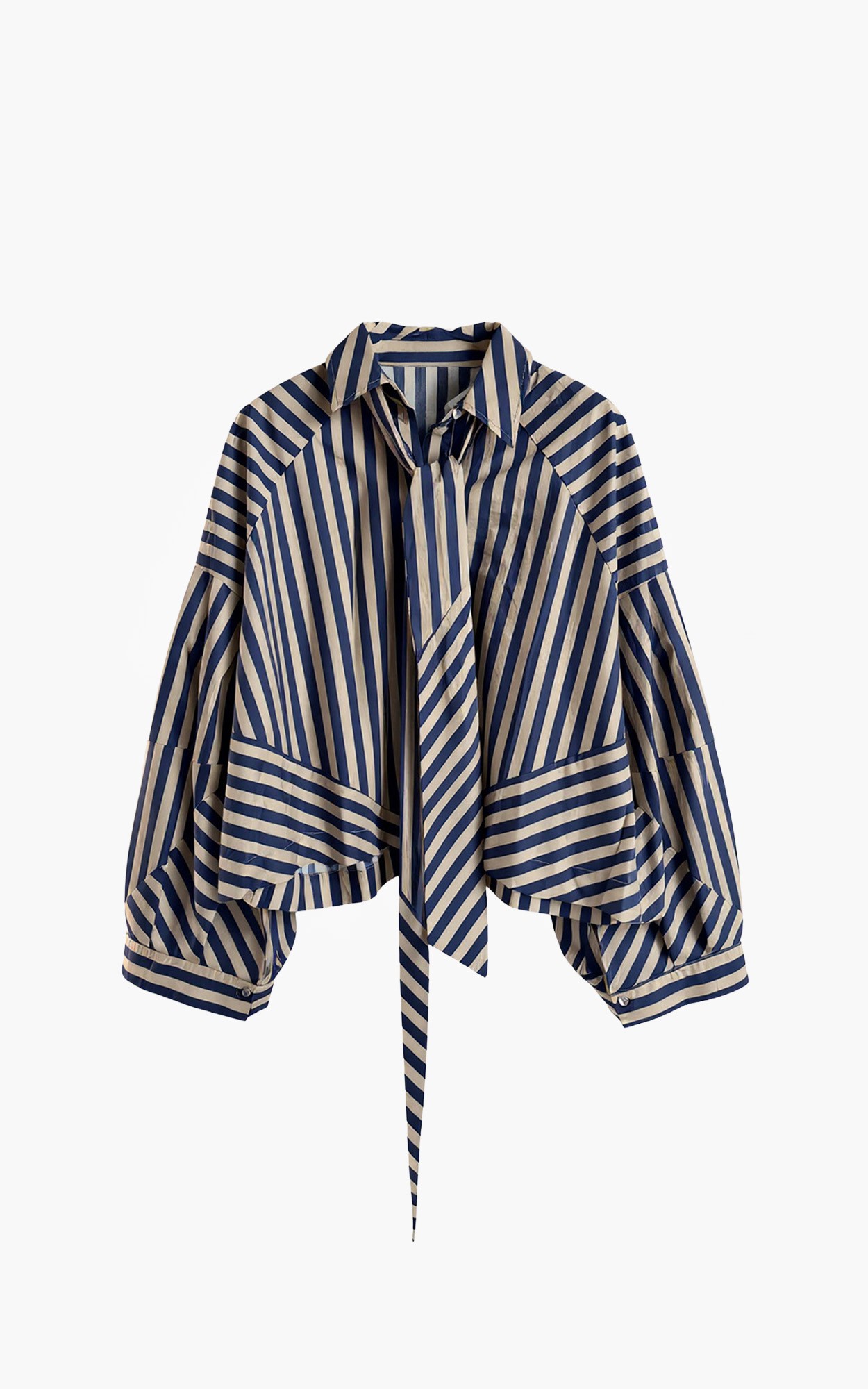https://images.femalesconceptstore.becosoft.net/articles/OsloW6blouse-Bluestripe-155-49.jpg?qs=6014