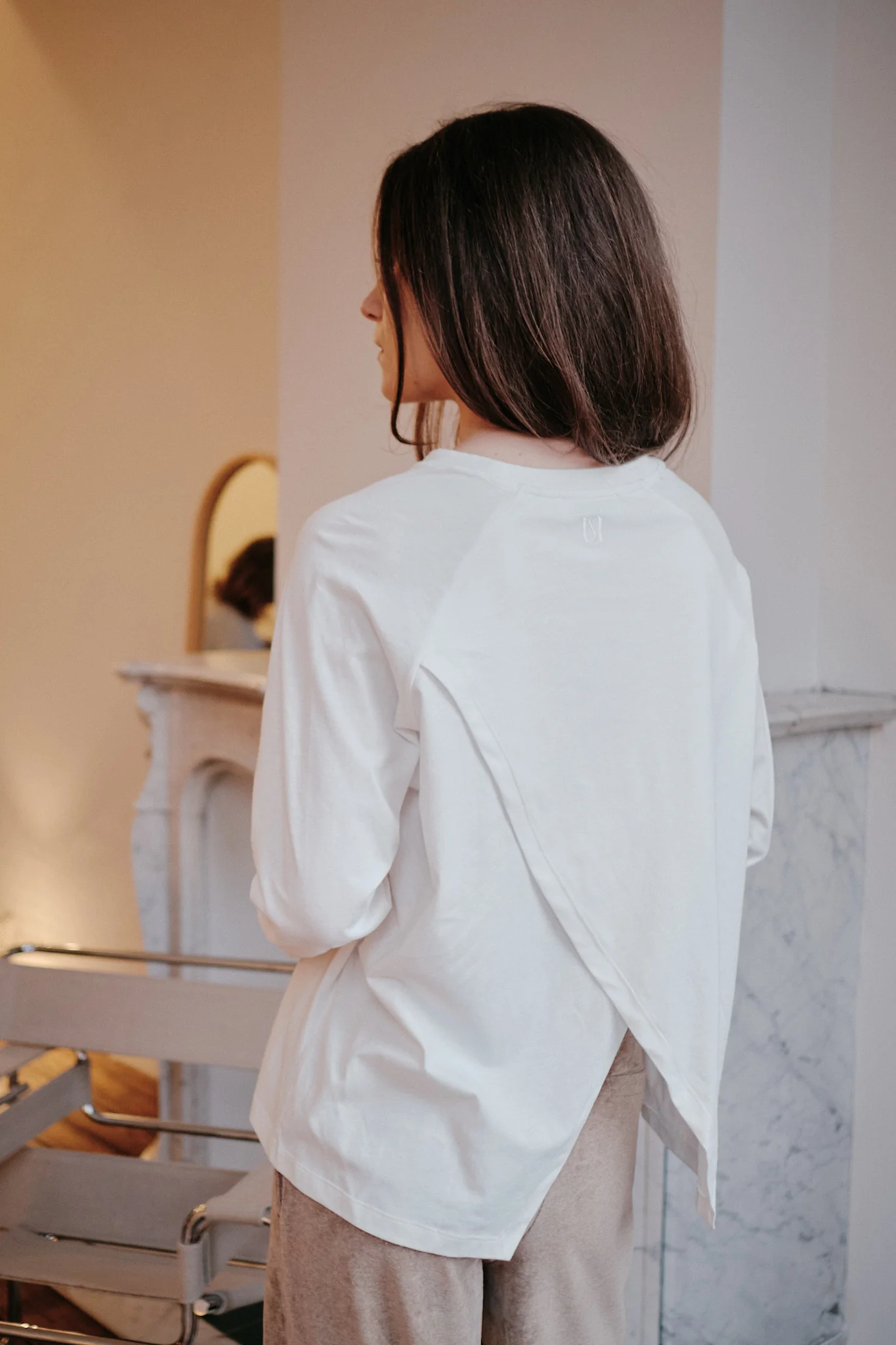 https://images.femalesconceptstore.becosoft.net/articles/Romi_T-Shirtwhite1.webp?qs=6462