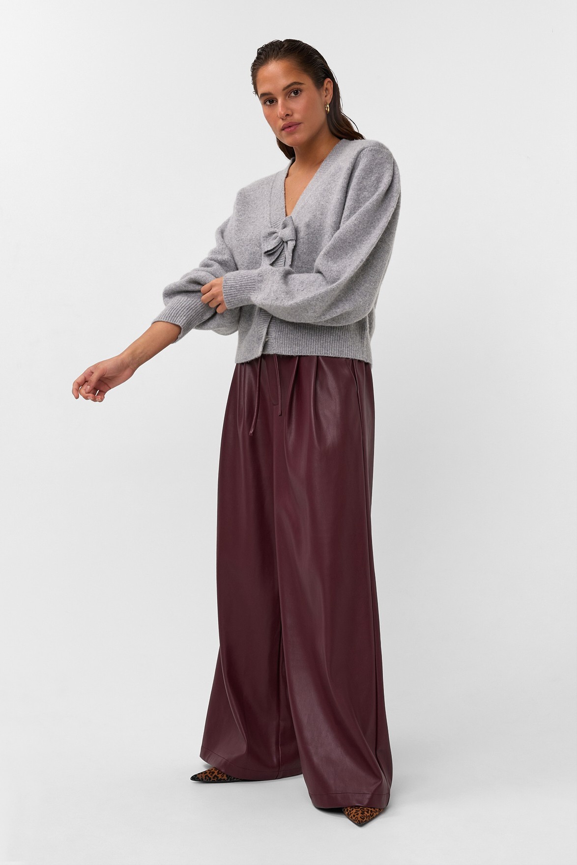 https://images.femalesconceptstore.becosoft.net/articles/THorne263-56-603-32-56.jpg?qs=6281