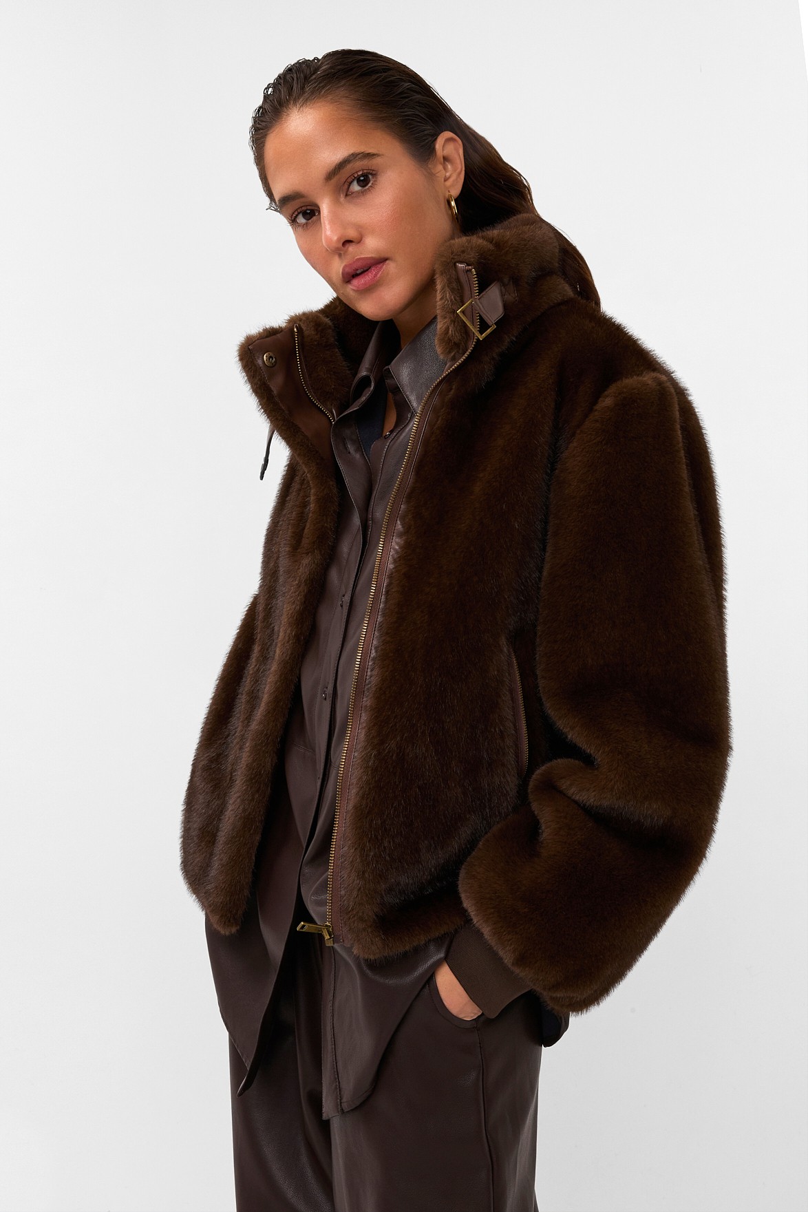 https://images.femalesconceptstore.becosoft.net/articles/Tala263-51-200-12-11.jpg?qs=6277
