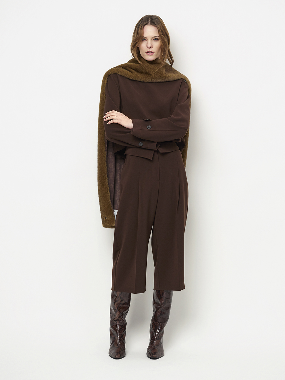 https://images.femalesconceptstore.becosoft.net/articles/Tresor263154-8880-313-22.jpg?qs=5814