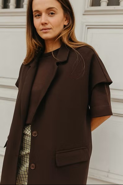 https://images.femalesconceptstore.becosoft.net/articles/albabruin1.jpg?qs=5687