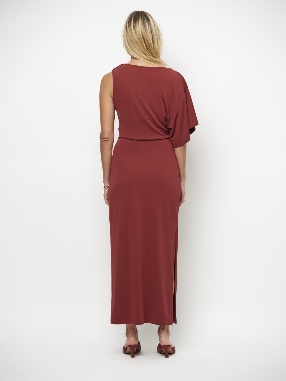 https://images.femalesconceptstore.becosoft.net/articles/aliki2.jpg?qs=5596