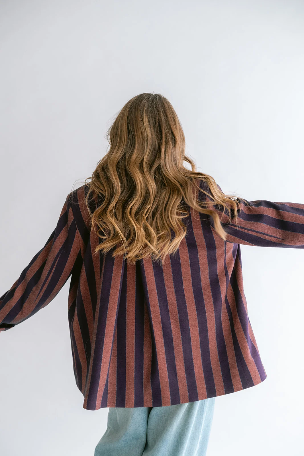 https://images.femalesconceptstore.becosoft.net/articles/arthur-blazer-orange-brown-stripe14.webp?qs=6505
