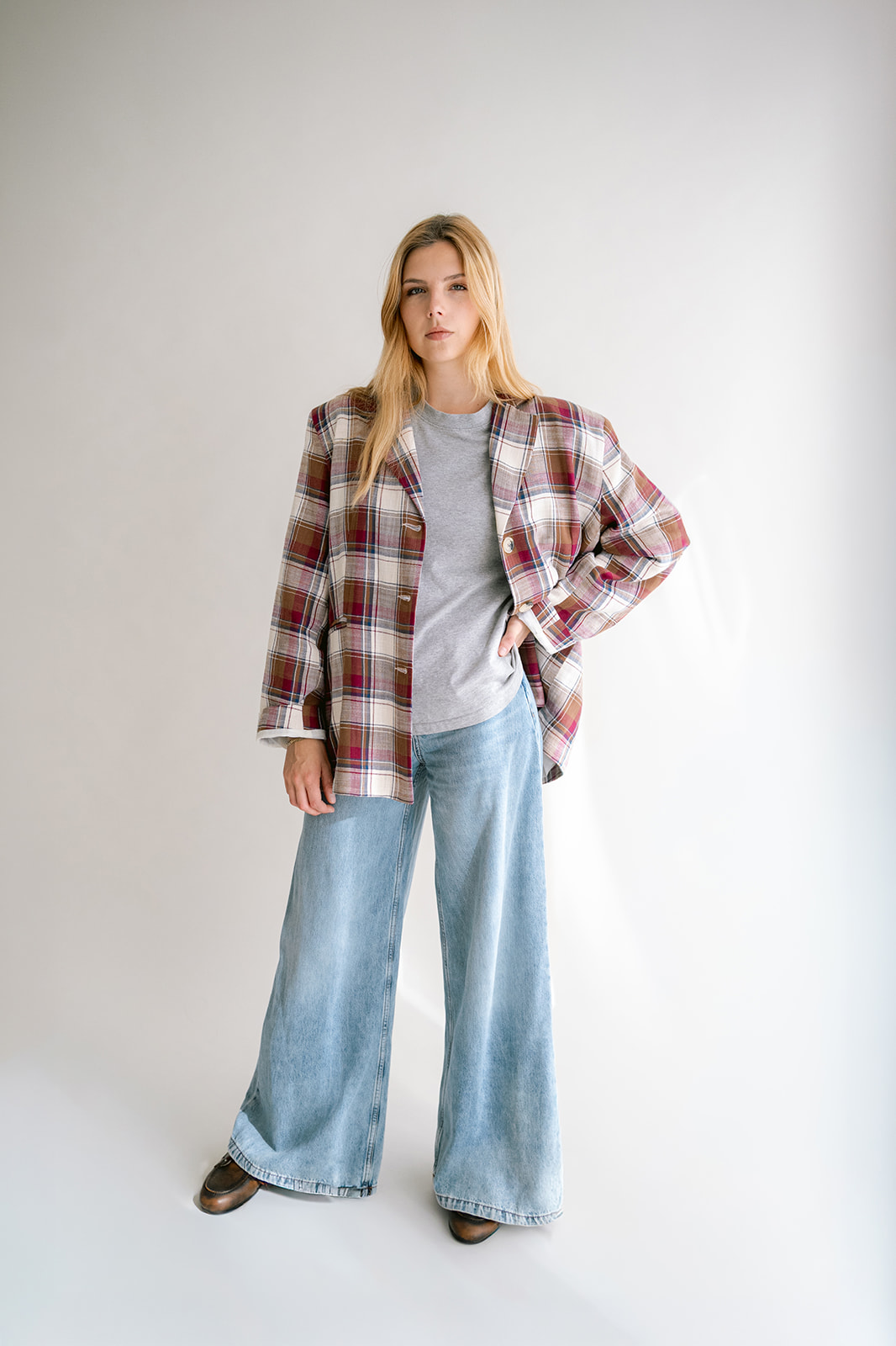 https://images.femalesconceptstore.becosoft.net/articles/arthur1.jpg?qs=5871