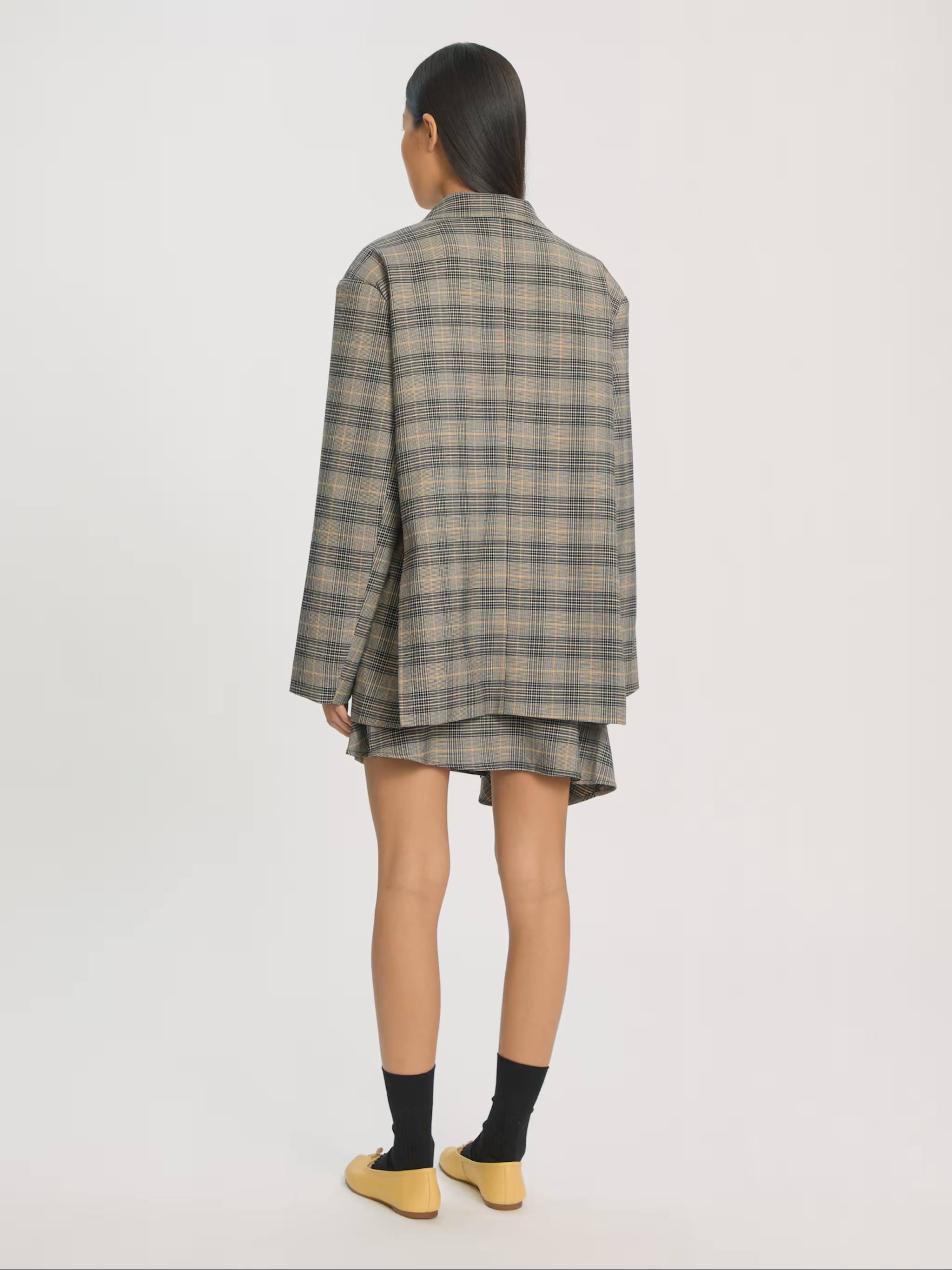 https://images.femalesconceptstore.becosoft.net/articles/arwen2.jpg?qs=6618