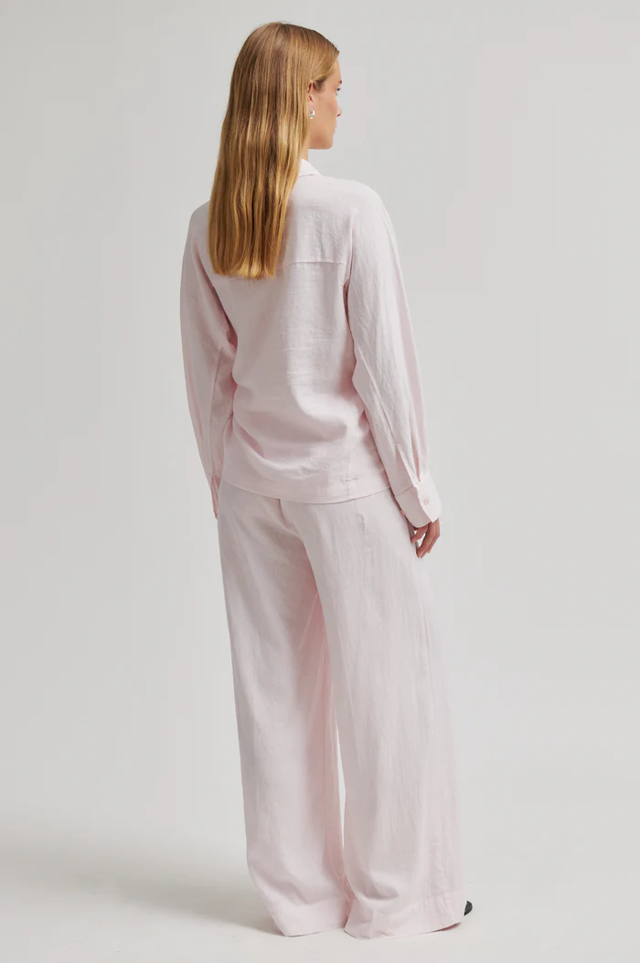https://images.femalesconceptstore.becosoft.net/articles/avignon2.webp?qs=5637