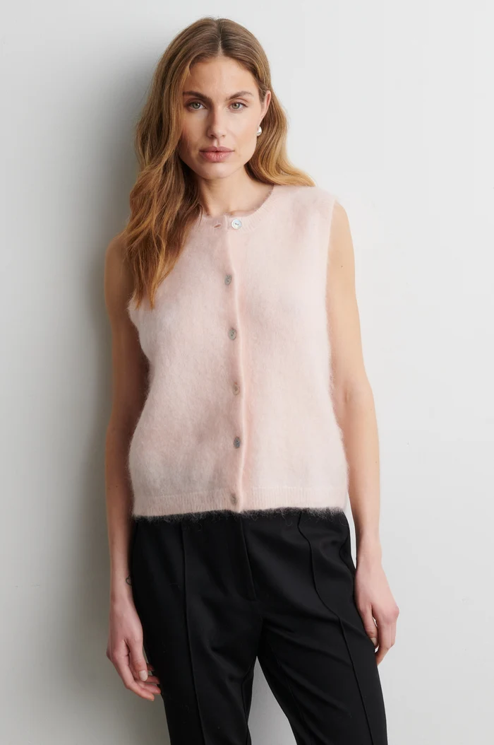 https://images.femalesconceptstore.becosoft.net/articles/brook1.webp?qs=5969