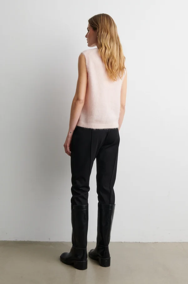 https://images.femalesconceptstore.becosoft.net/articles/brook2.webp?qs=5970
