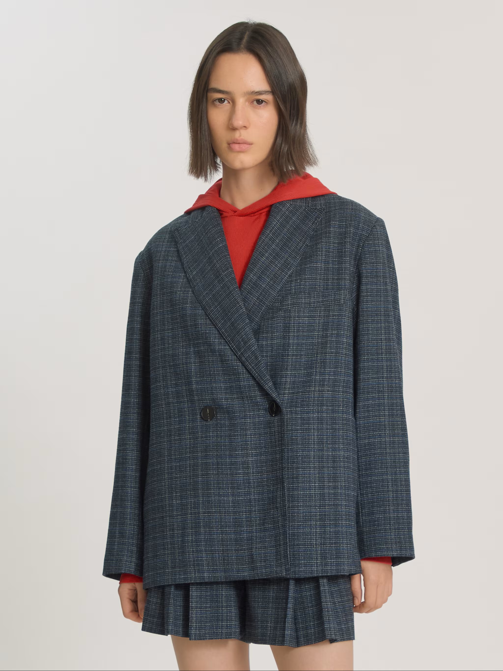 https://images.femalesconceptstore.becosoft.net/articles/camilo1.jpg?qs=6570