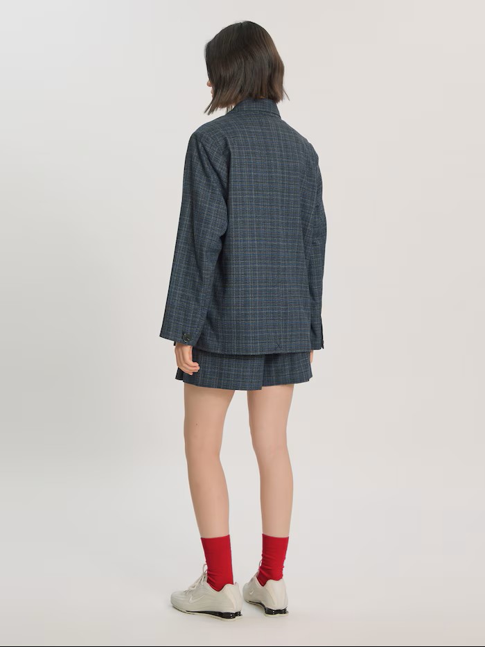 https://images.femalesconceptstore.becosoft.net/articles/camilo2.jpg?qs=6571