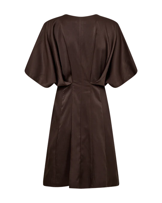 https://images.femalesconceptstore.becosoft.net/articles/cmvianna-mulch2-5501.webp?qs=5501